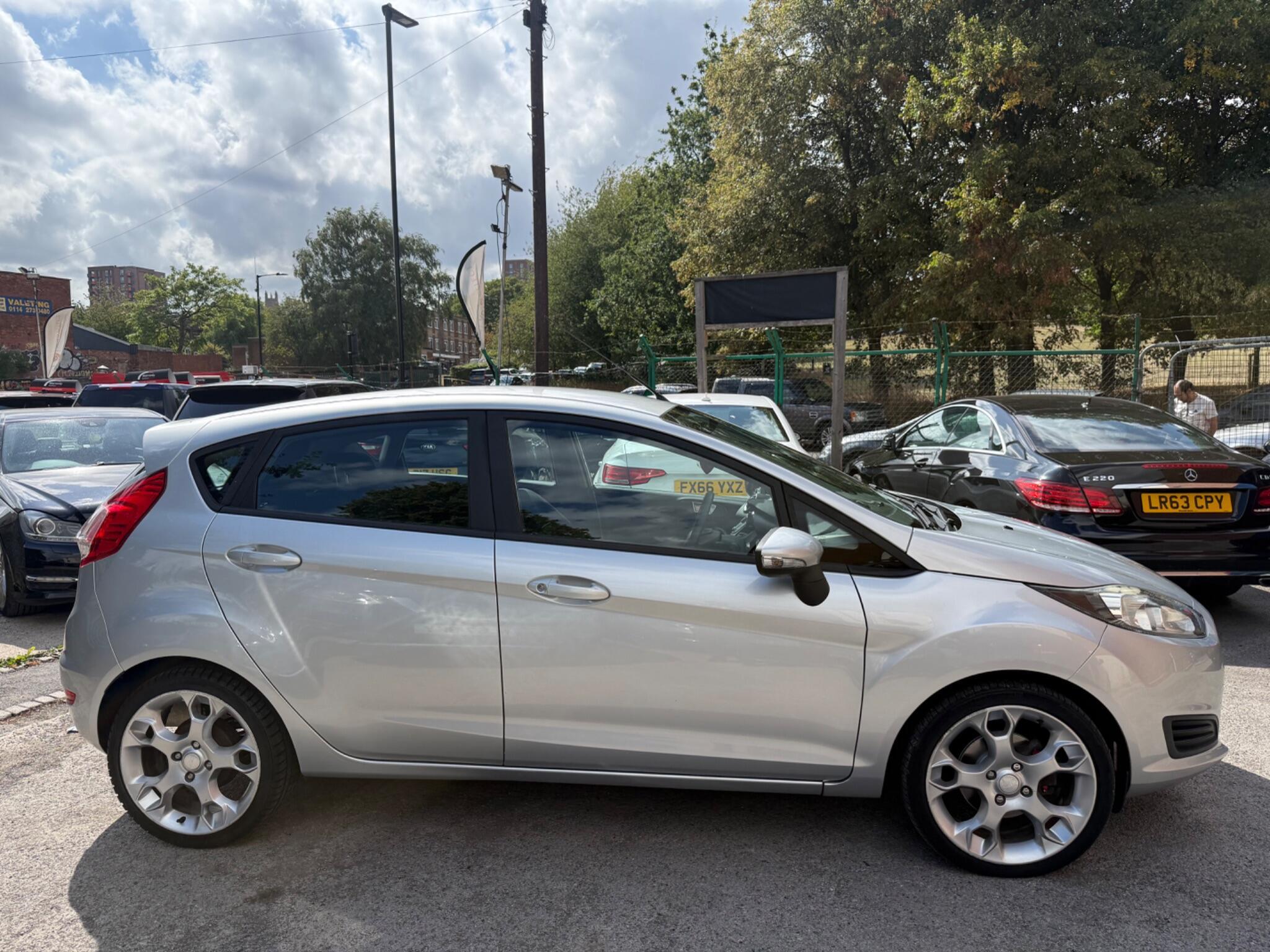 Ford Fiesta - Image 8