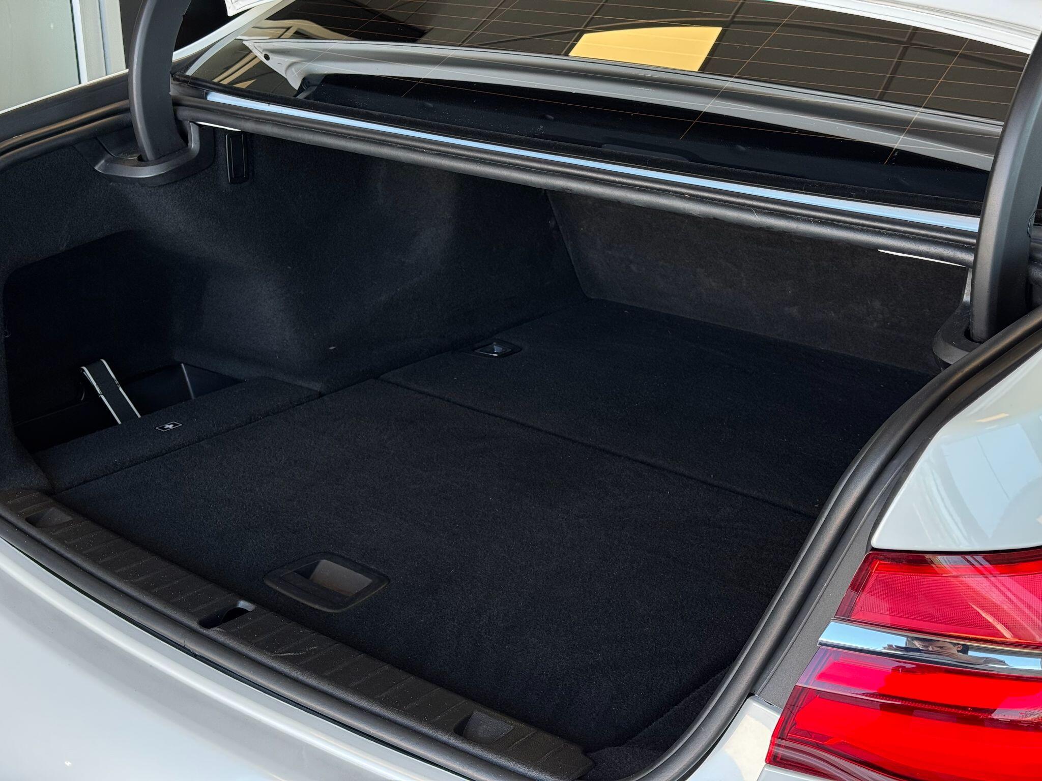 BMW 7 Series - Image 17