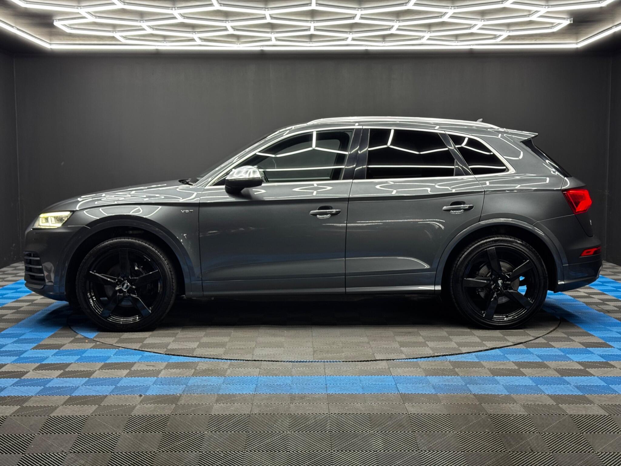Audi SQ5 - Image 8