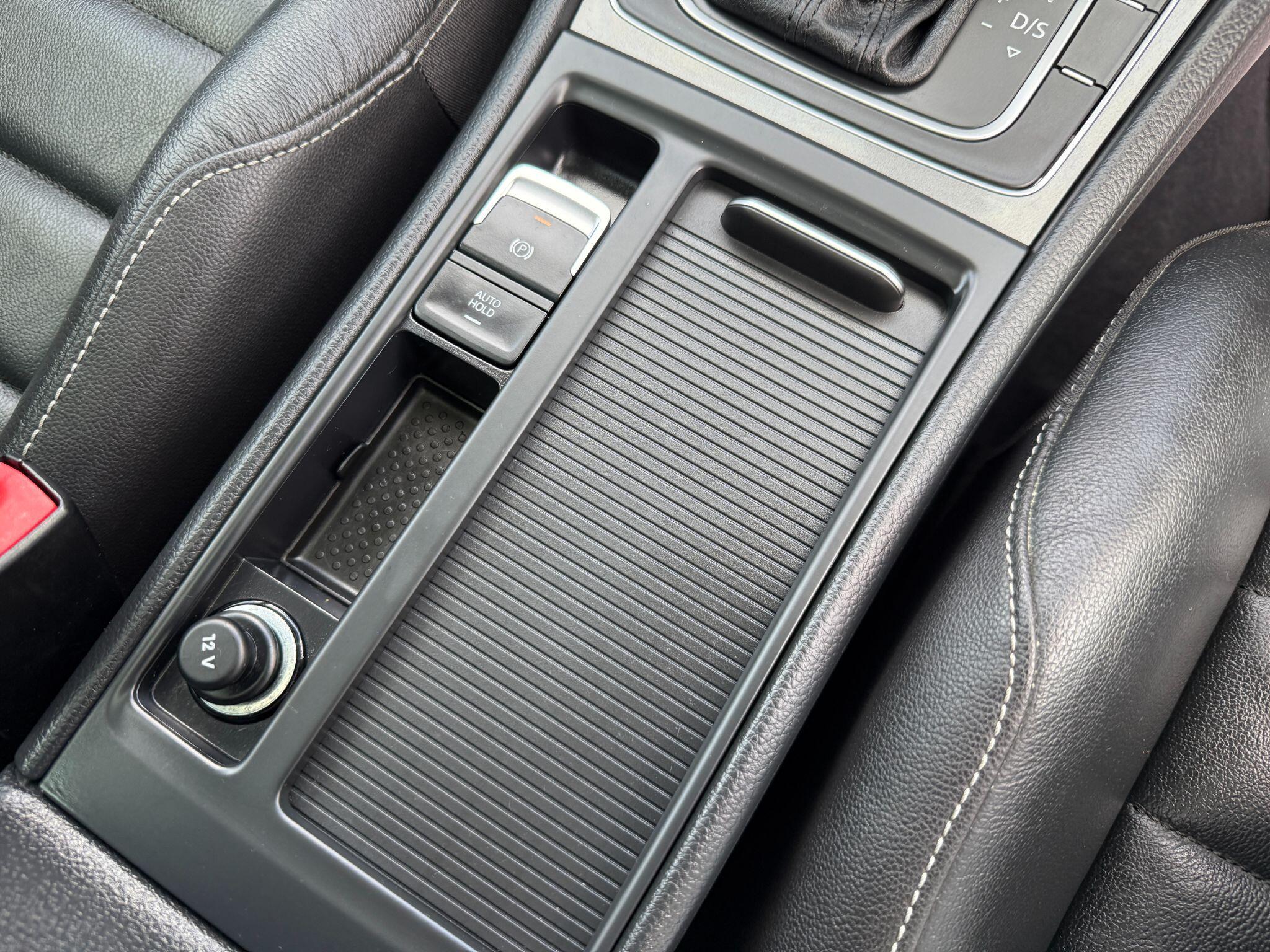 Volkswagen Golf - Image 68