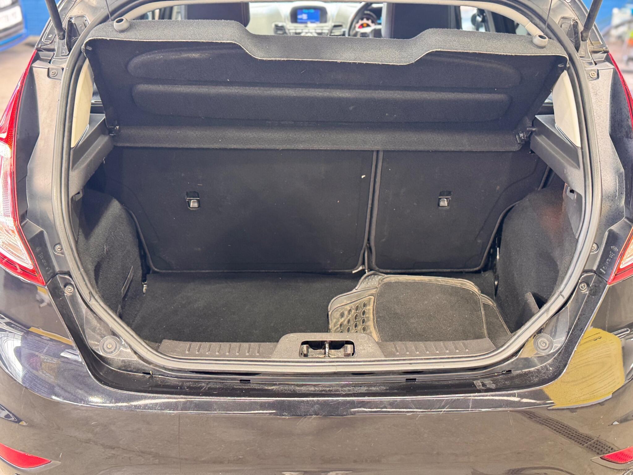 Ford Fiesta - Image 39