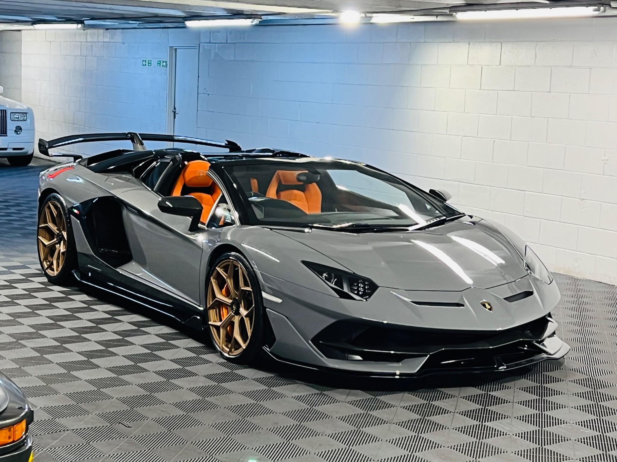 Lamborghini Aventador - Image 7