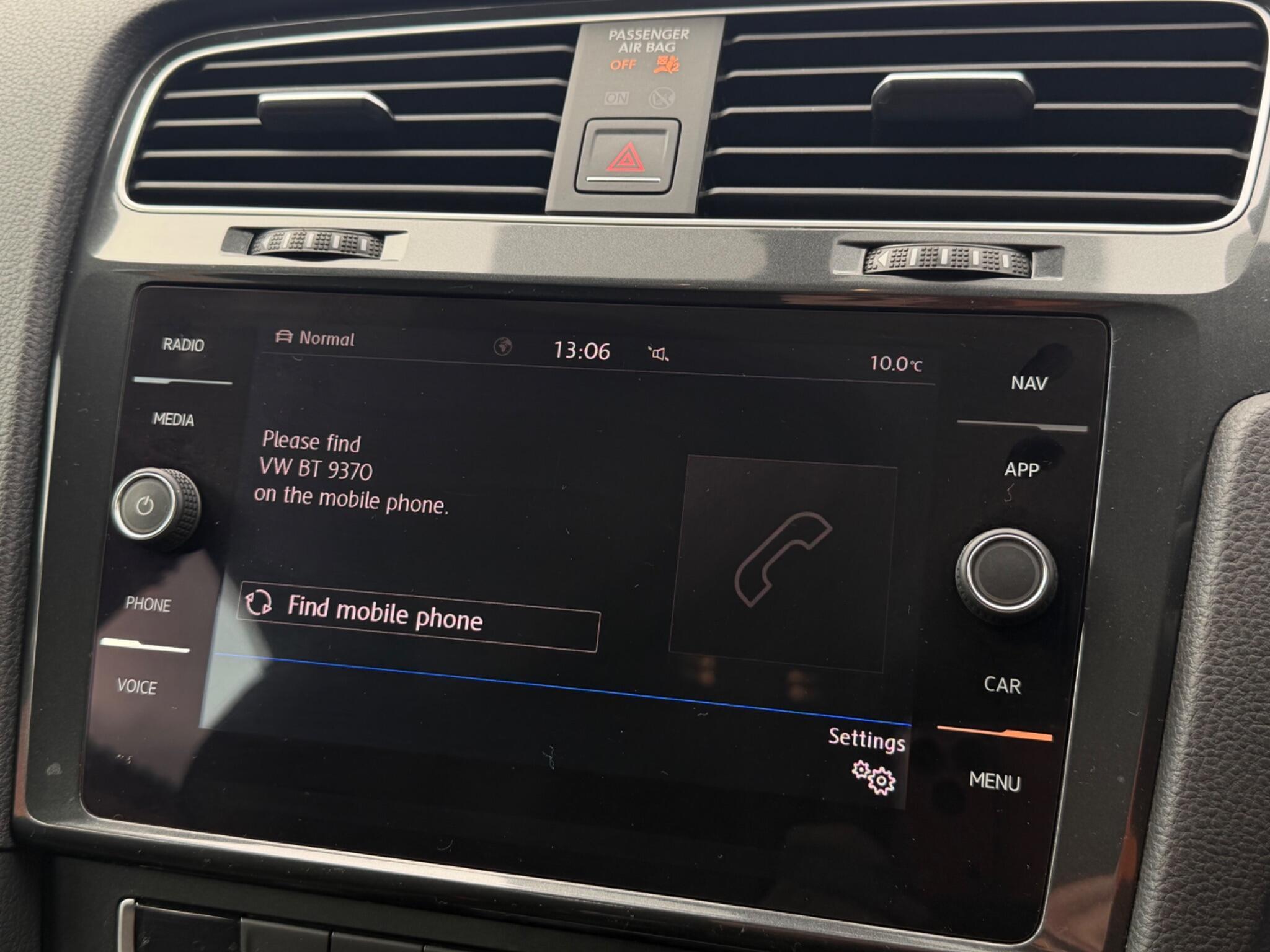 Volkswagen Golf - Image 25