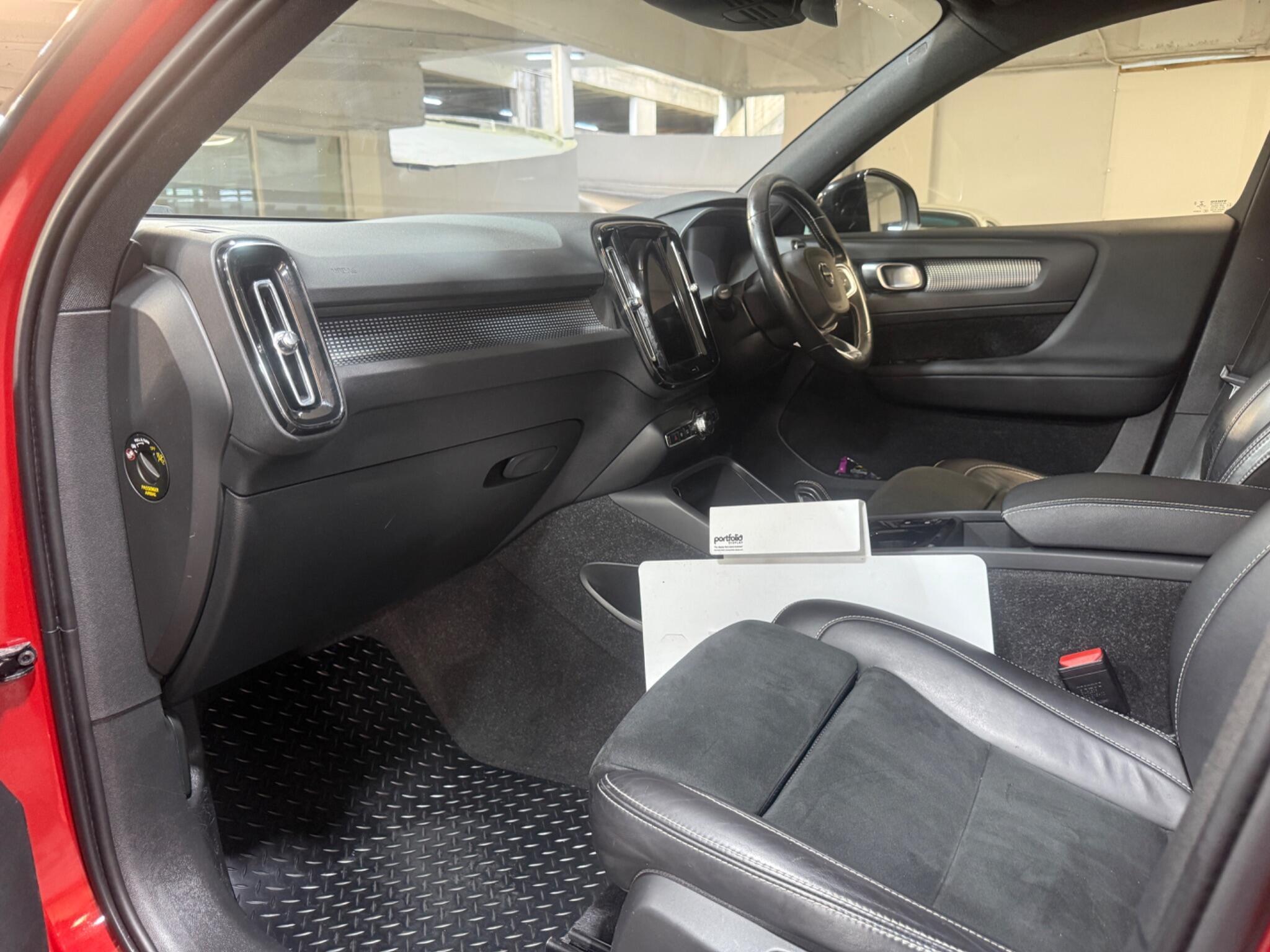 Volvo XC40 - Image 10