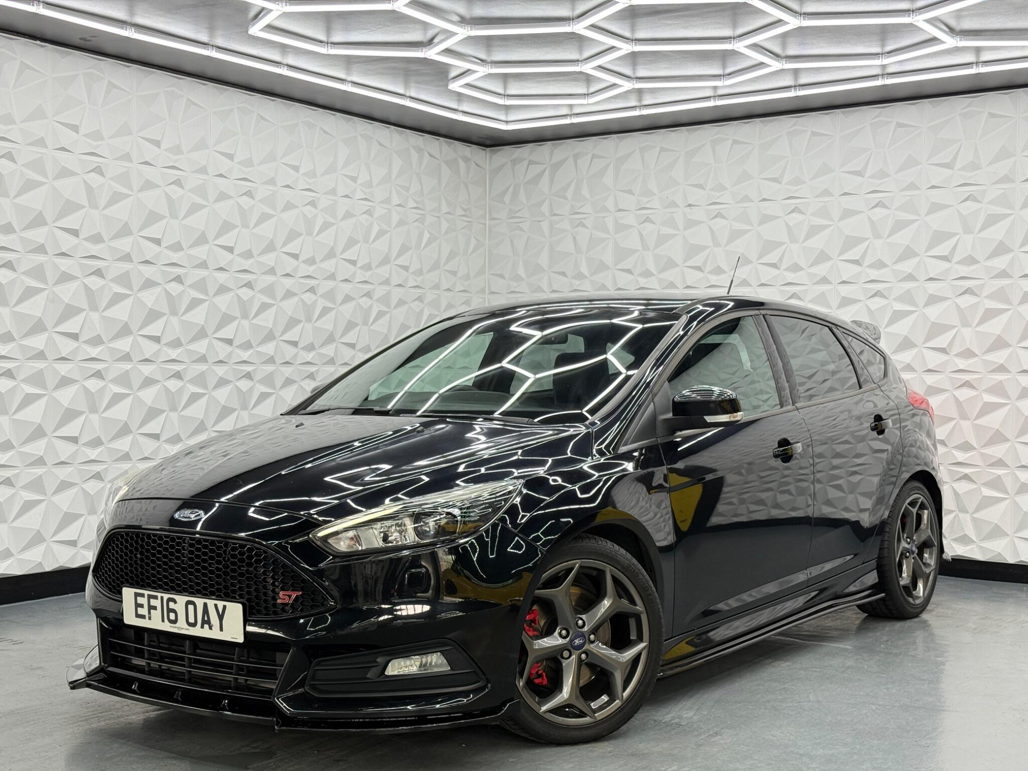 Ford Focus - Image 53