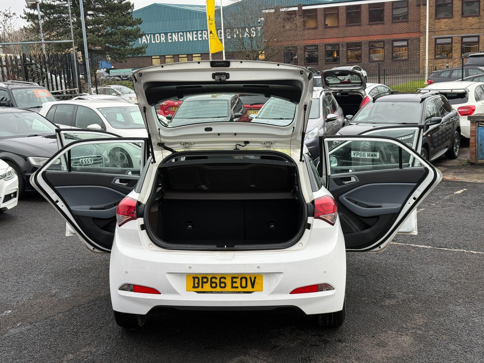 Hyundai i20 - Image 39