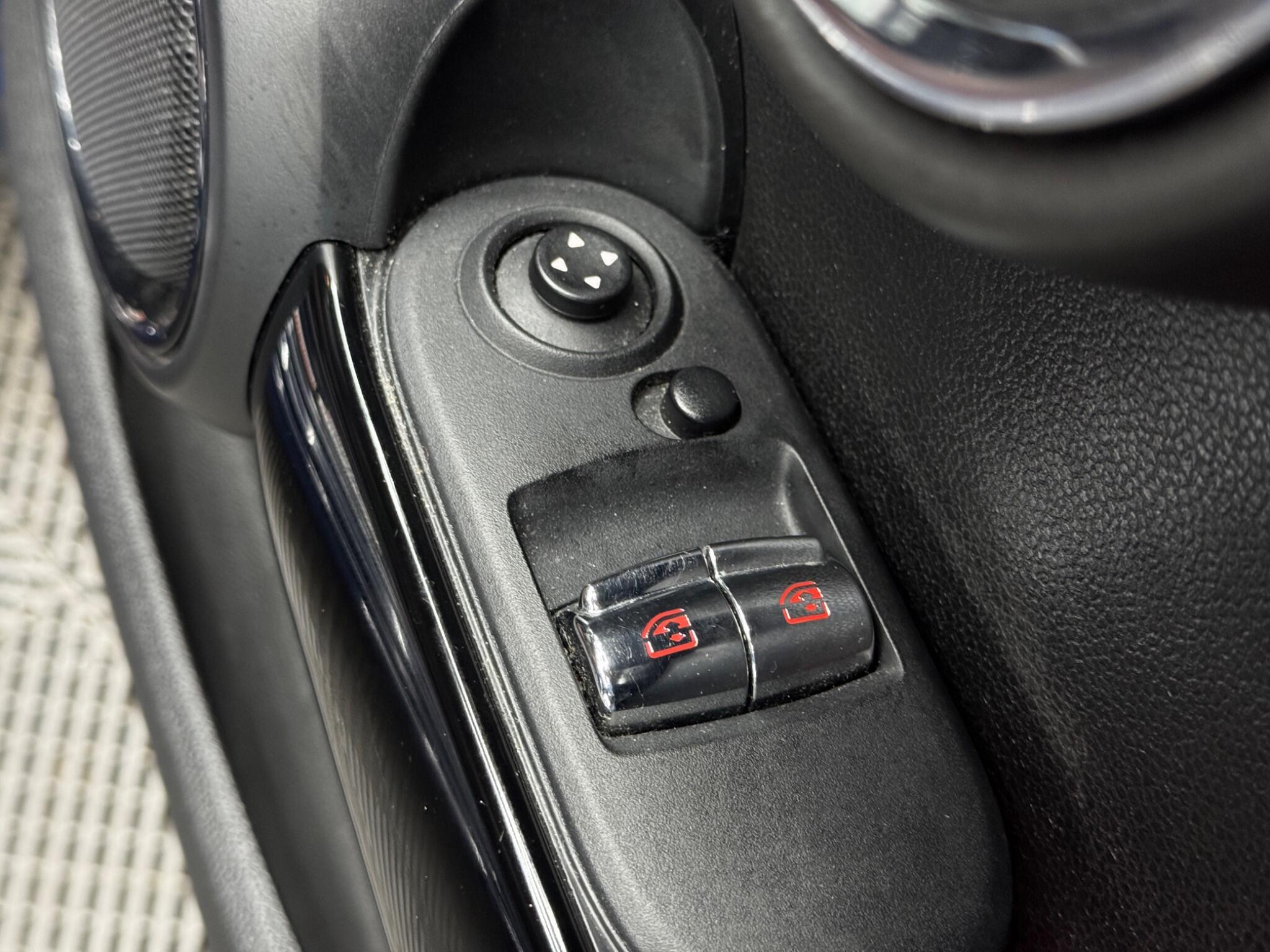 MINI Hatch - Image 46