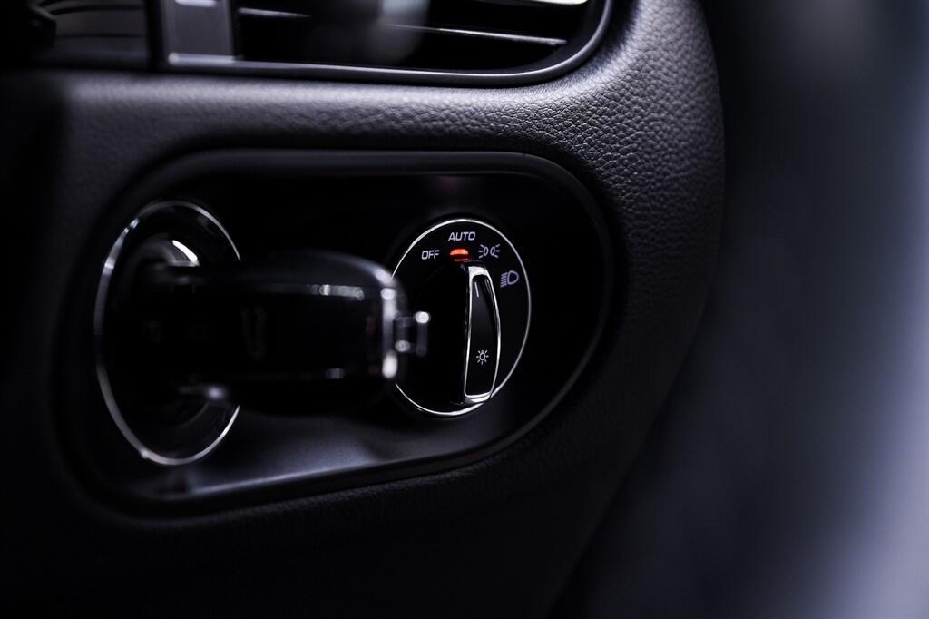 Porsche Macan - Image 29