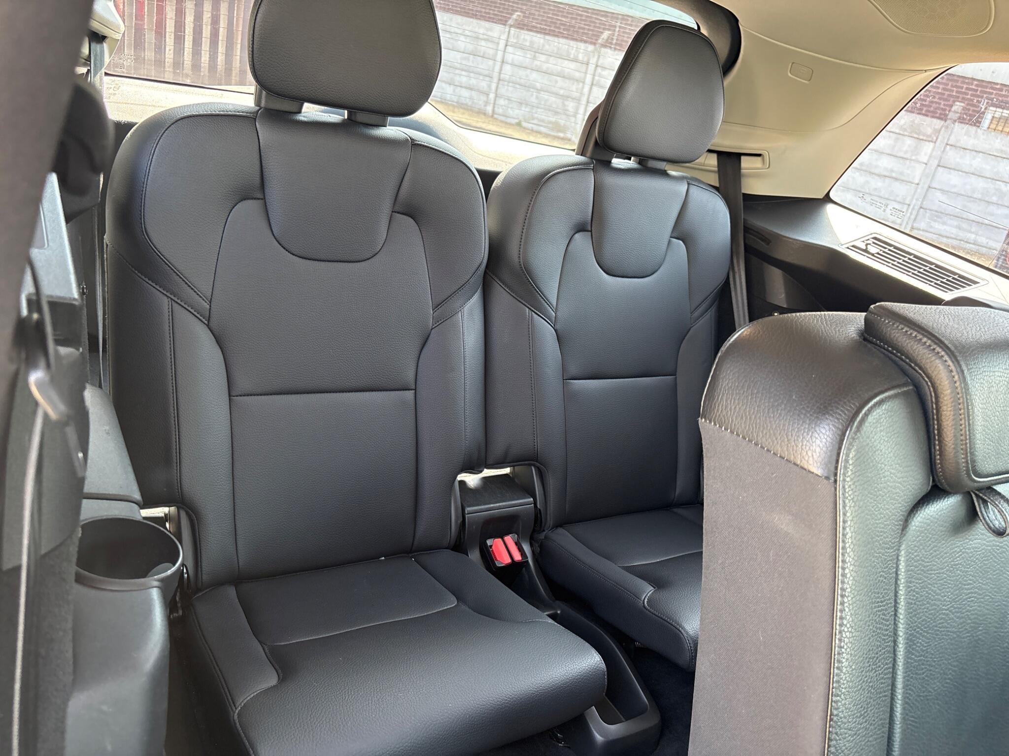 Volvo XC90 - Image 13