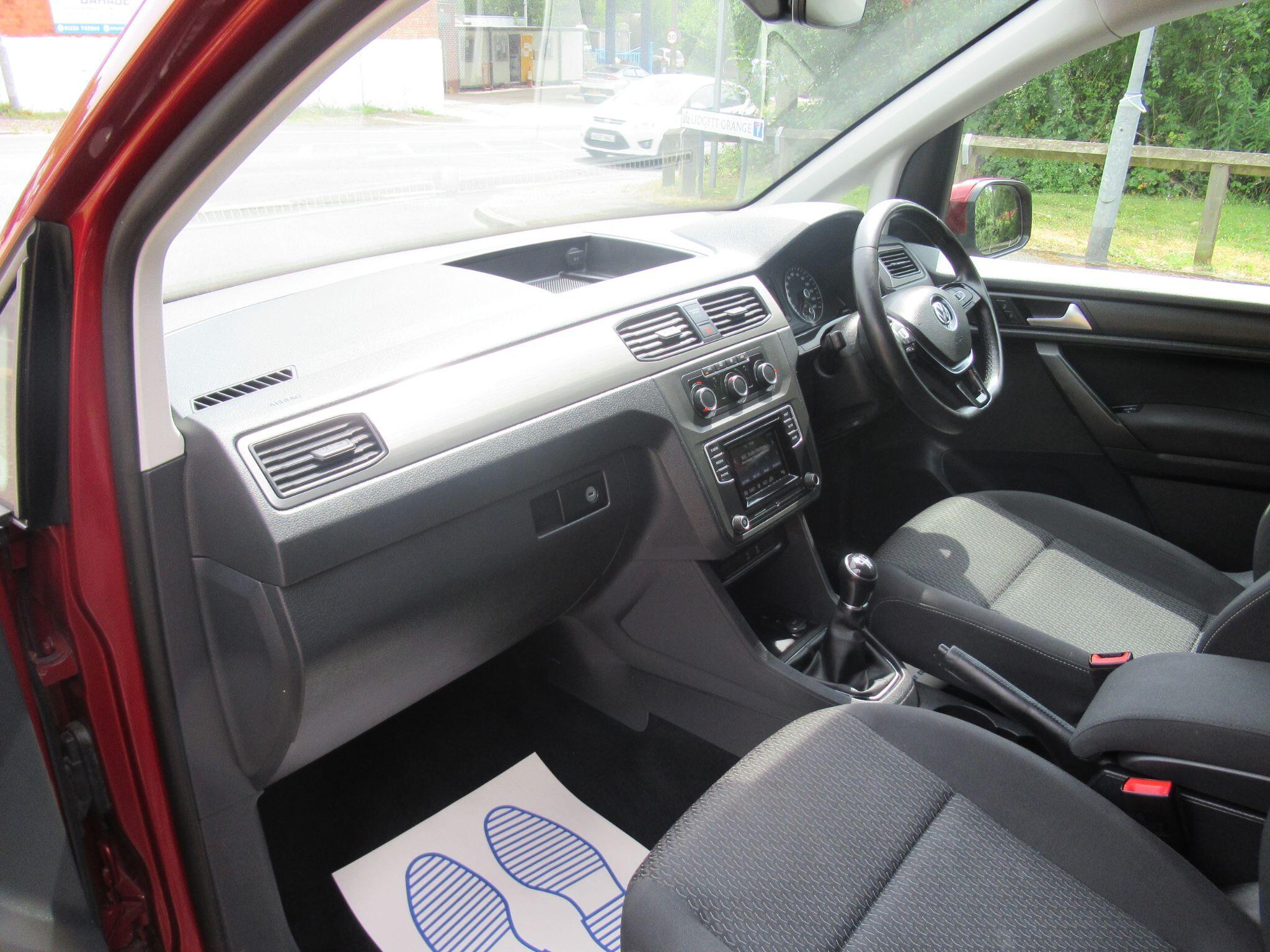 Volkswagen Caddy Maxi Life - Image 13