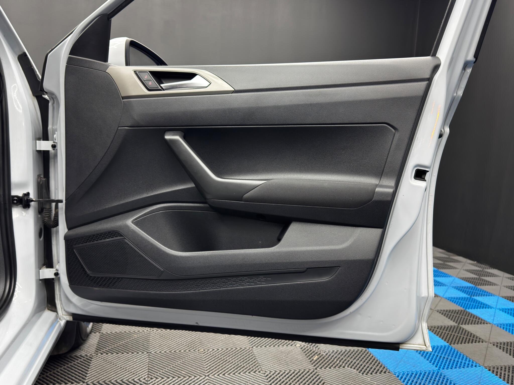 Volkswagen Polo - Image 38