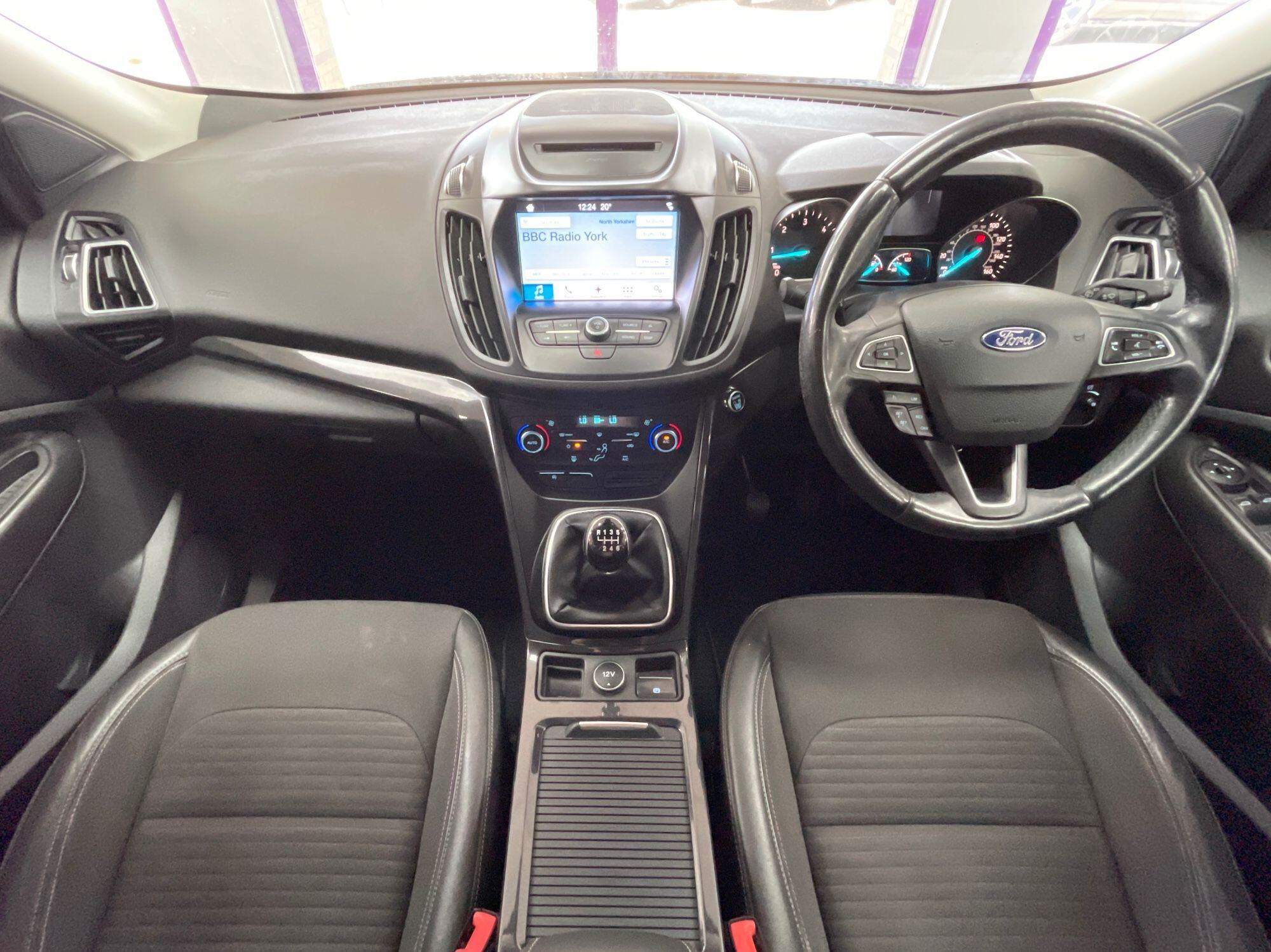 Ford Kuga - Image 2