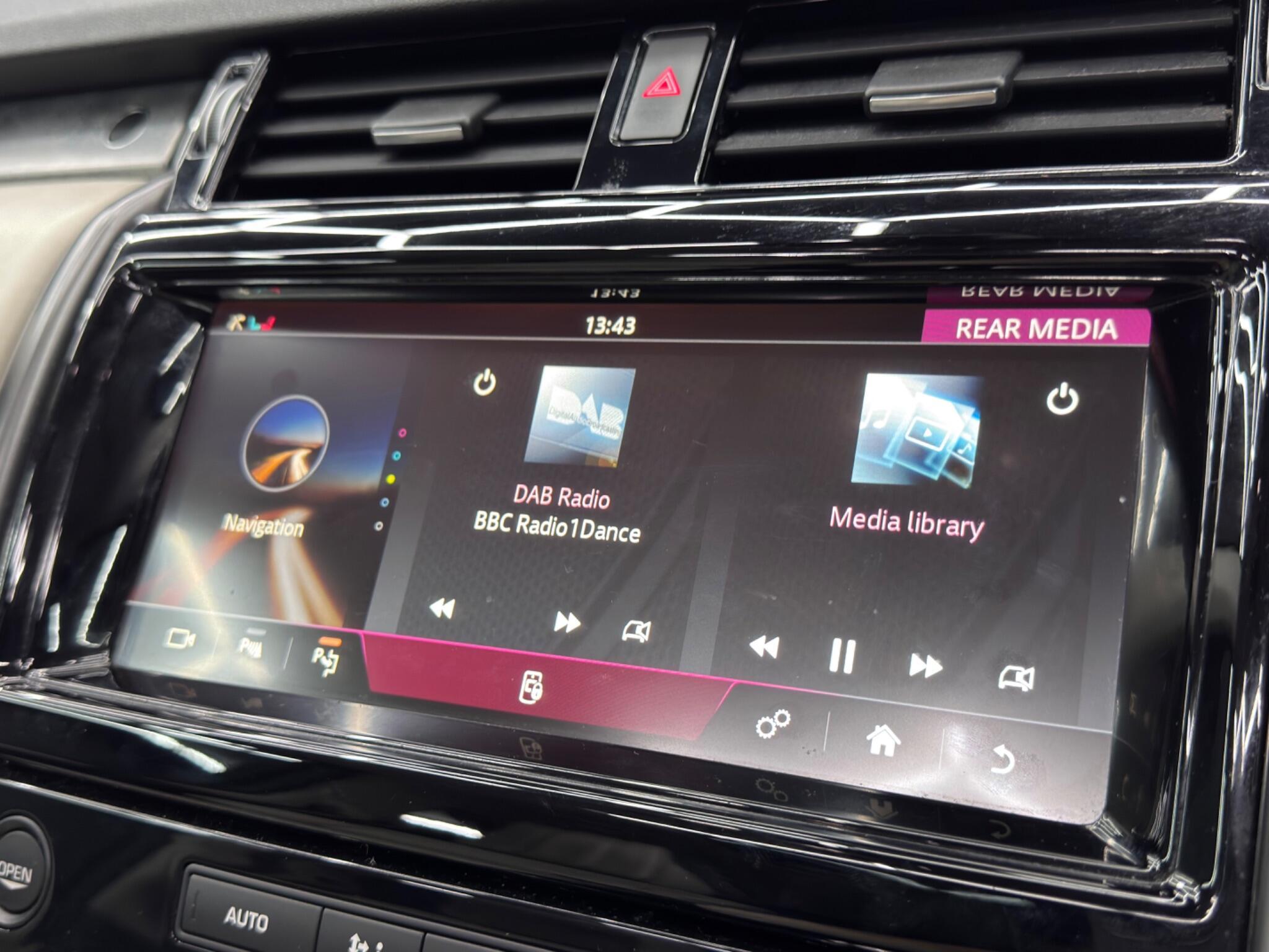 Land Rover Discovery - Image 36