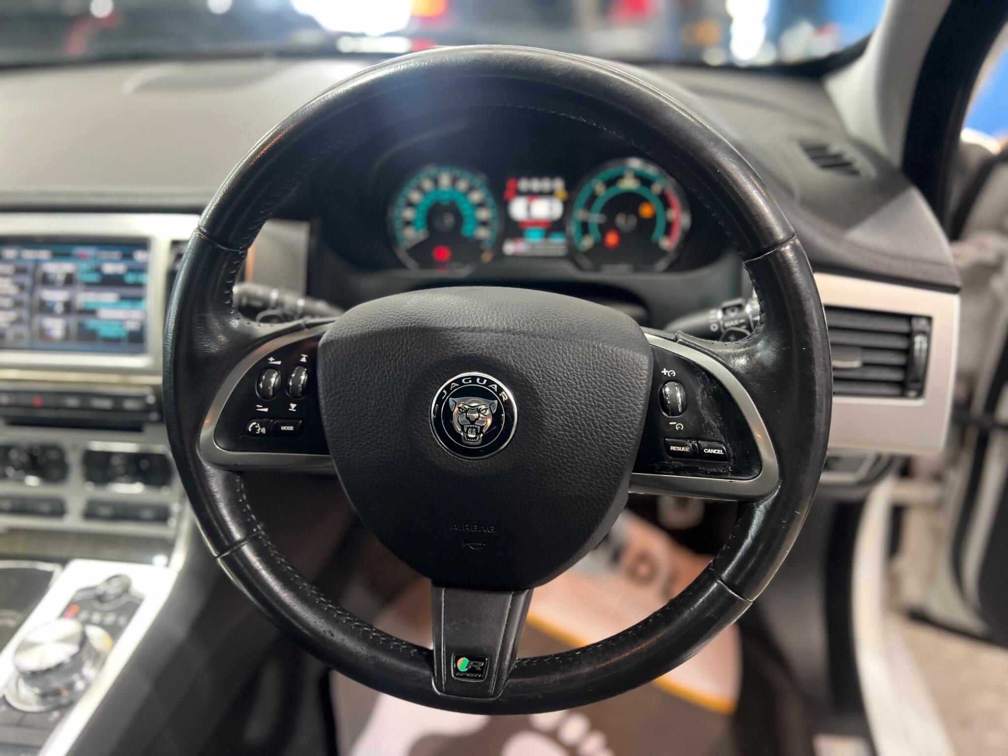 Jaguar XF - Image 25