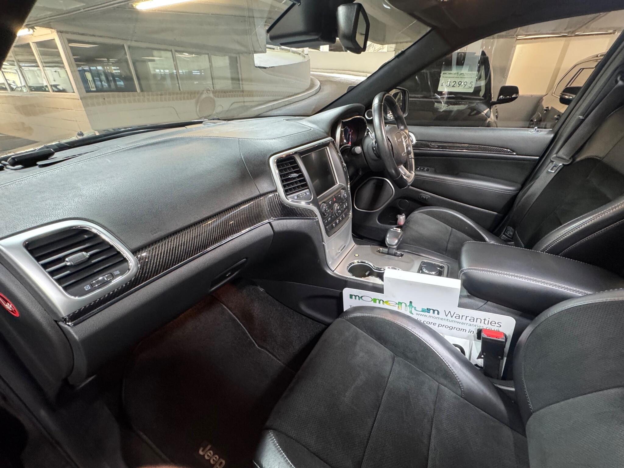 Jeep Grand Cherokee - Image 11