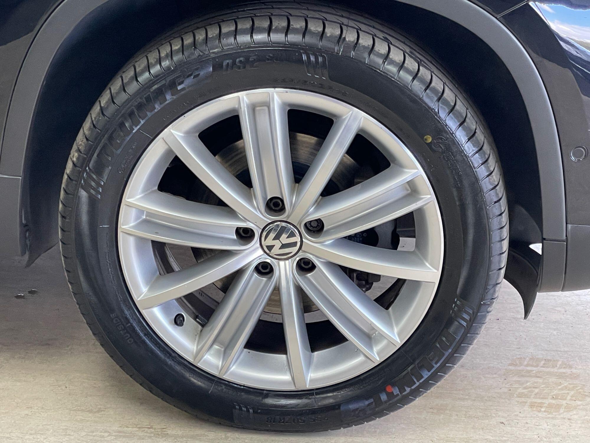 Volkswagen Tiguan - Image 14