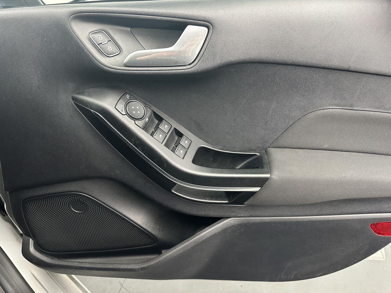 Ford Fiesta - Image 15