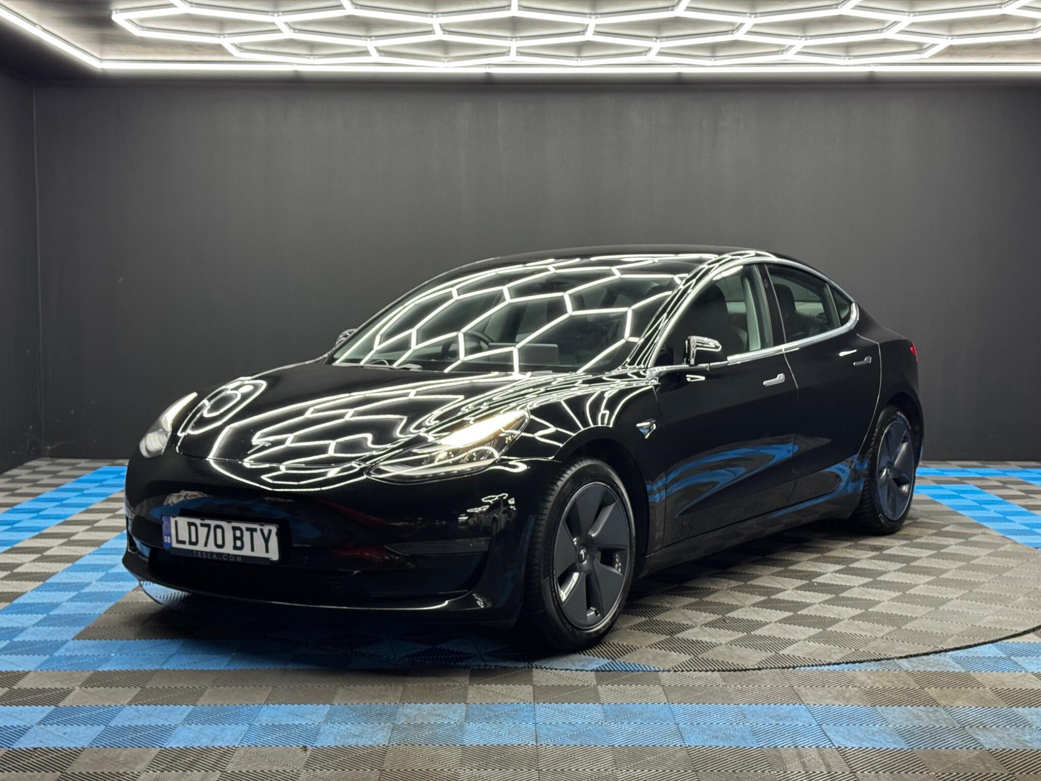 Tesla Model 3 - Image 3