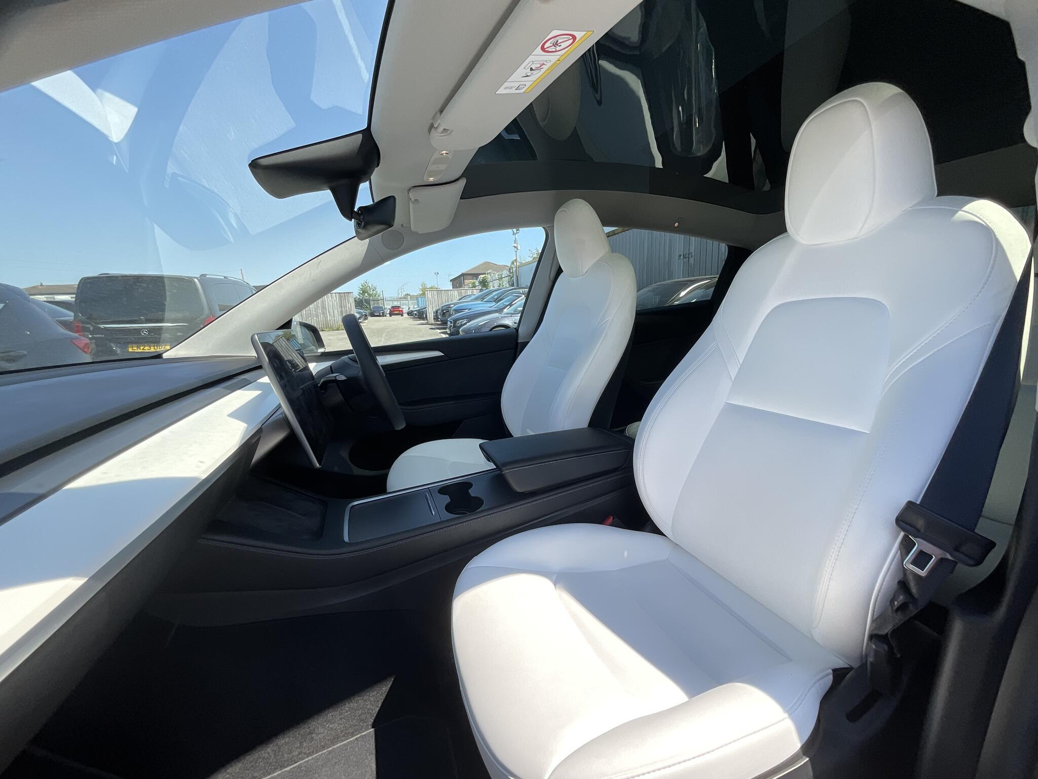 Tesla Model Y - Image 13