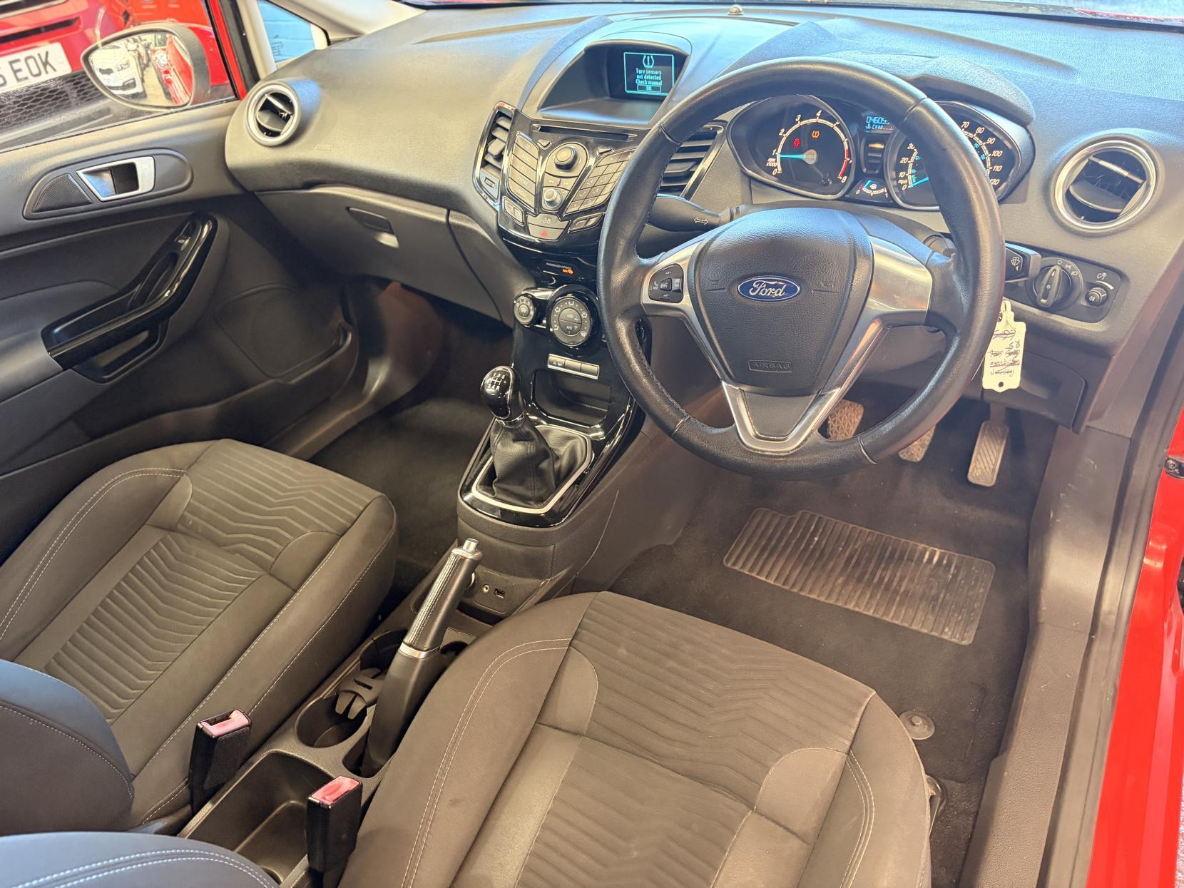 Ford Fiesta - Image 13