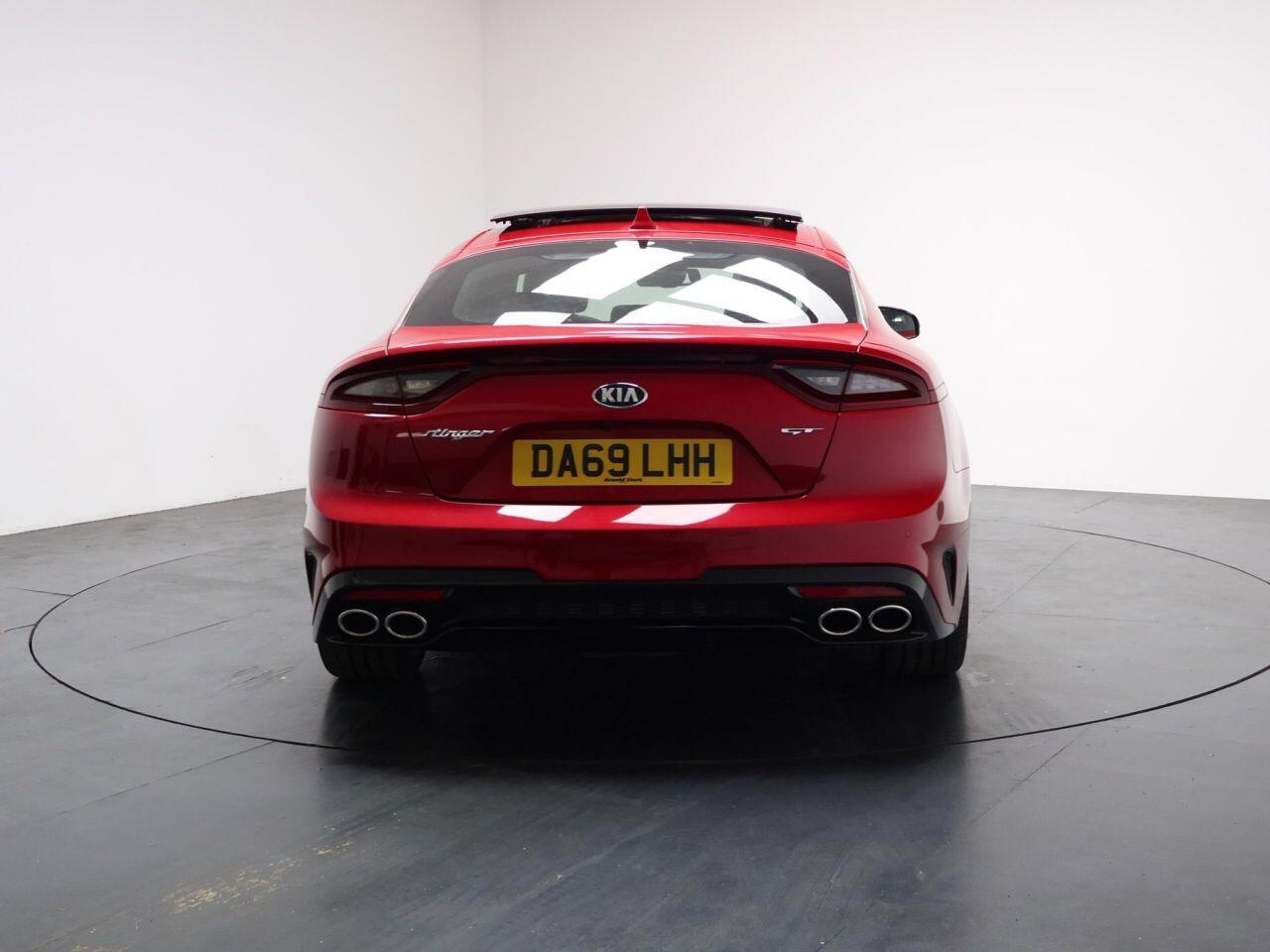 Kia Stinger - Image 11