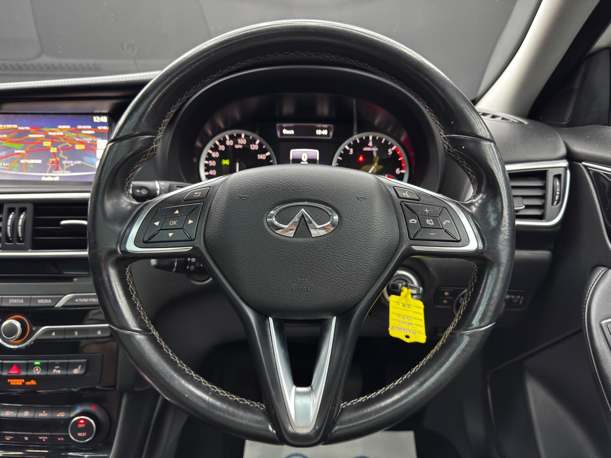 Infiniti Q30 - Image 18