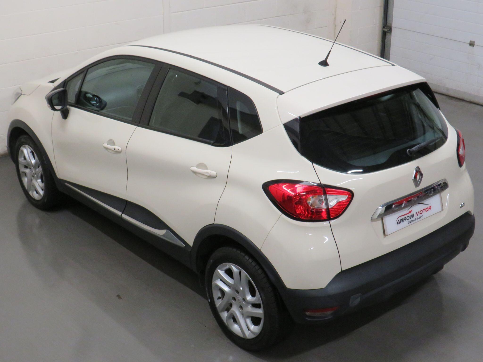 Renault Captur - Image 10