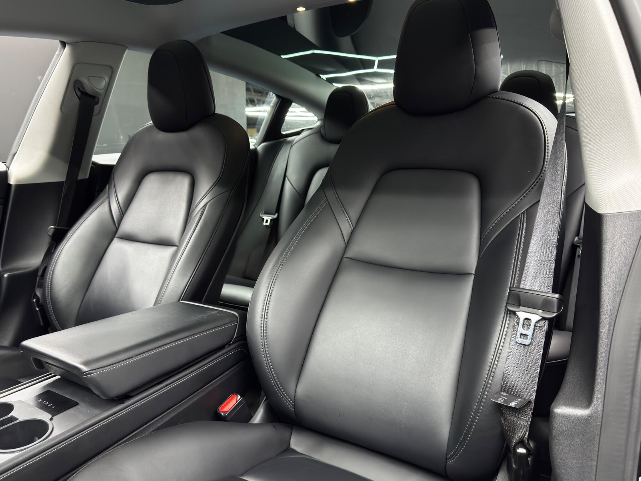 Tesla Model 3 - Image 14