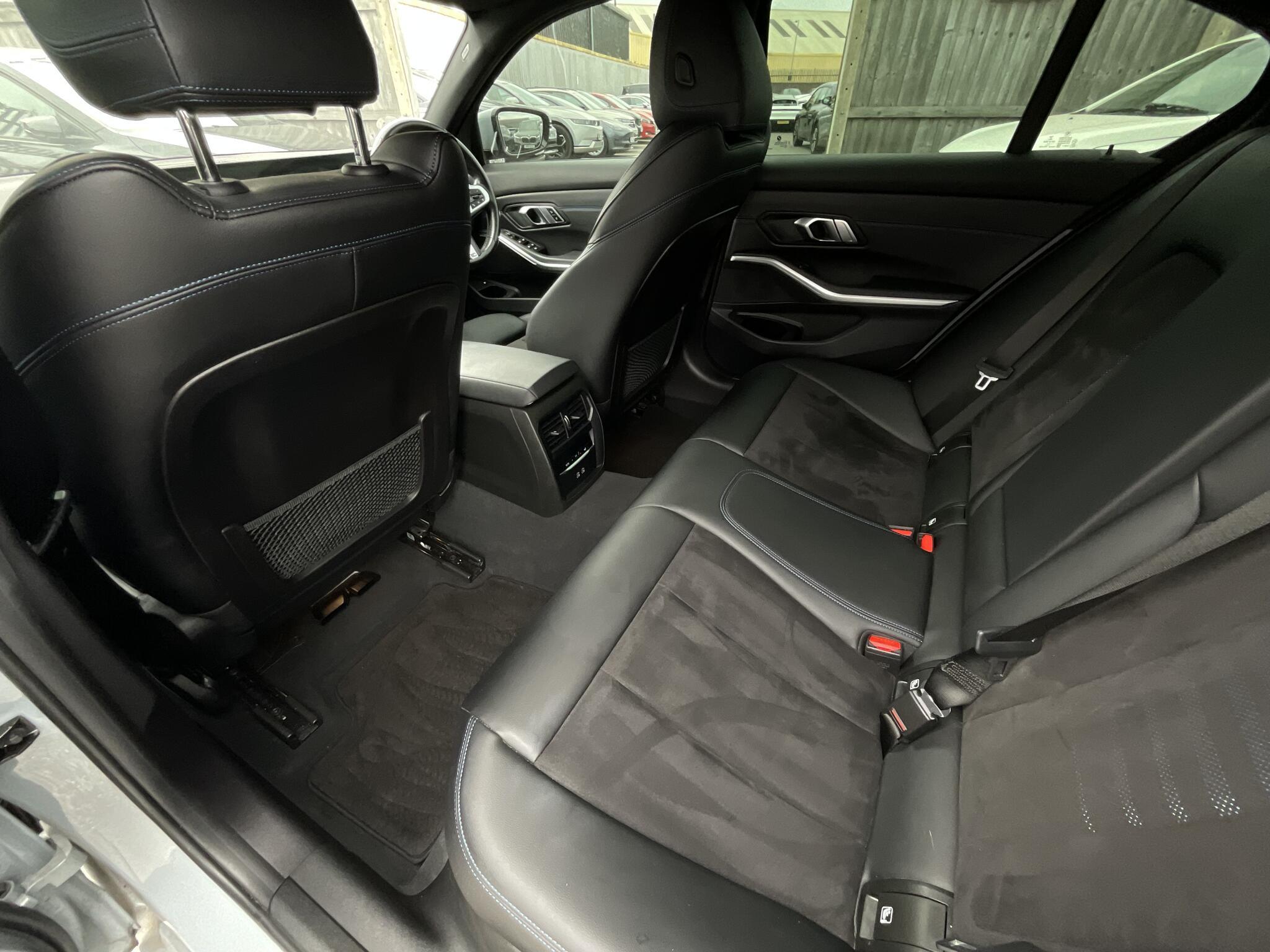BMW 3 Series - Image 13
