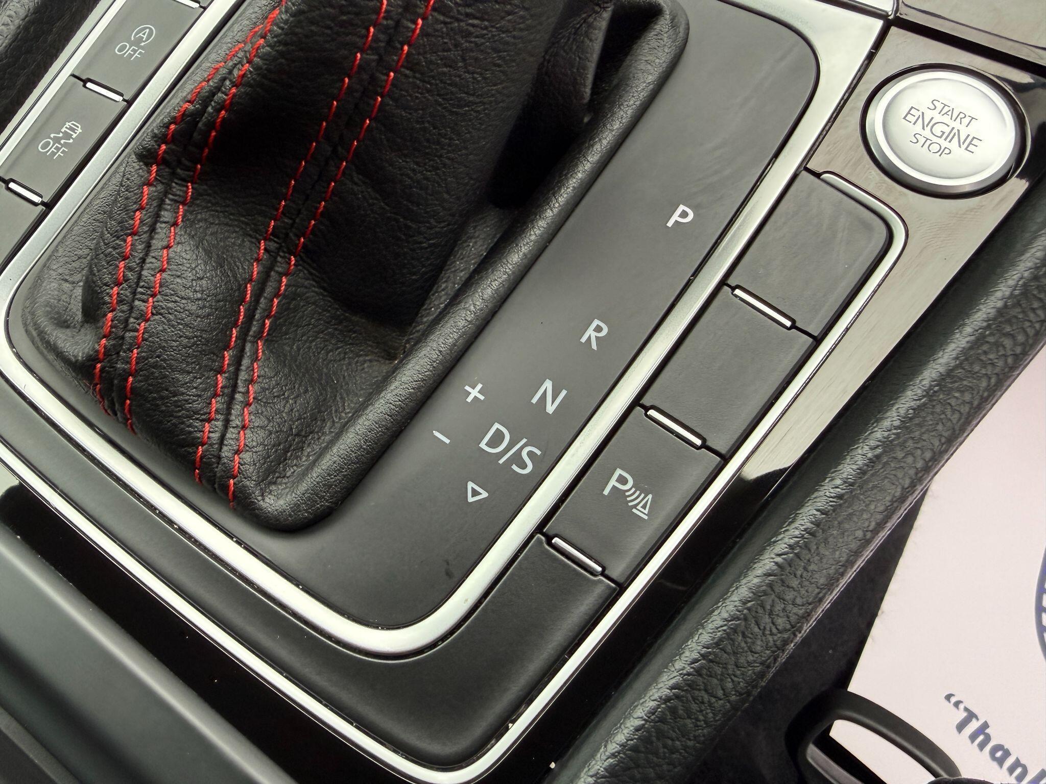 Volkswagen Golf - Image 51