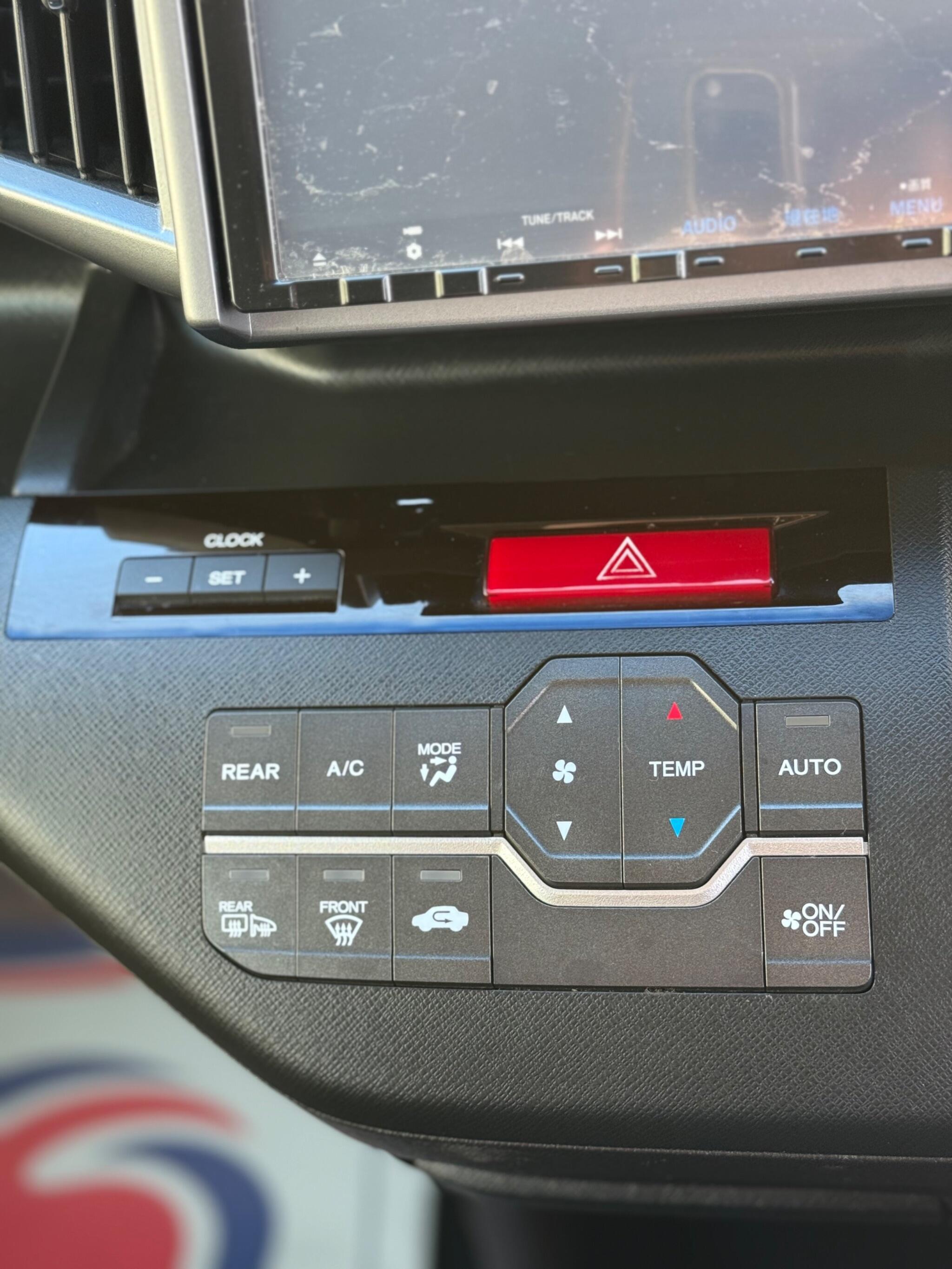 Honda Stepwagon - Image 35