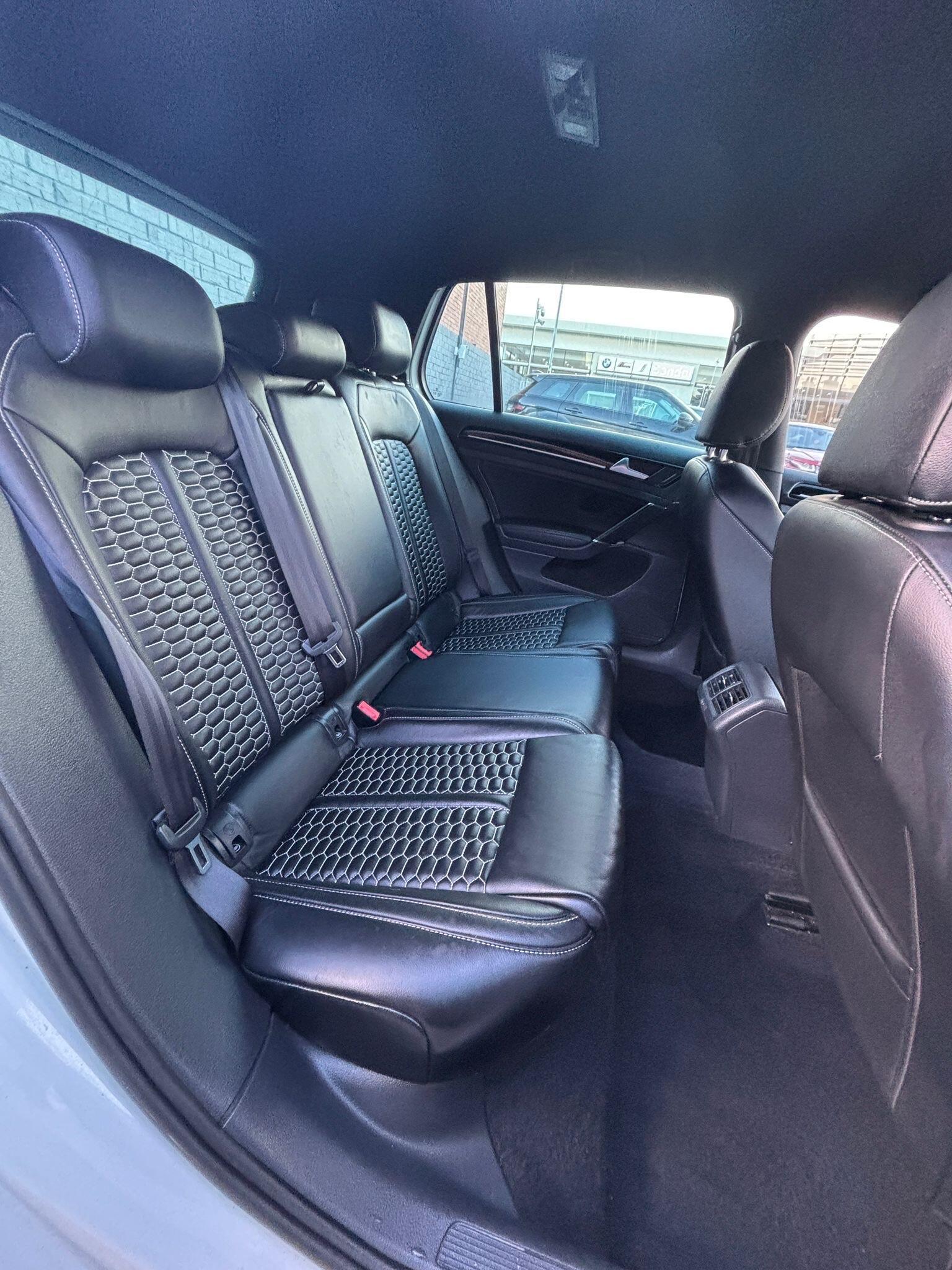 Volkswagen Golf - Image 34