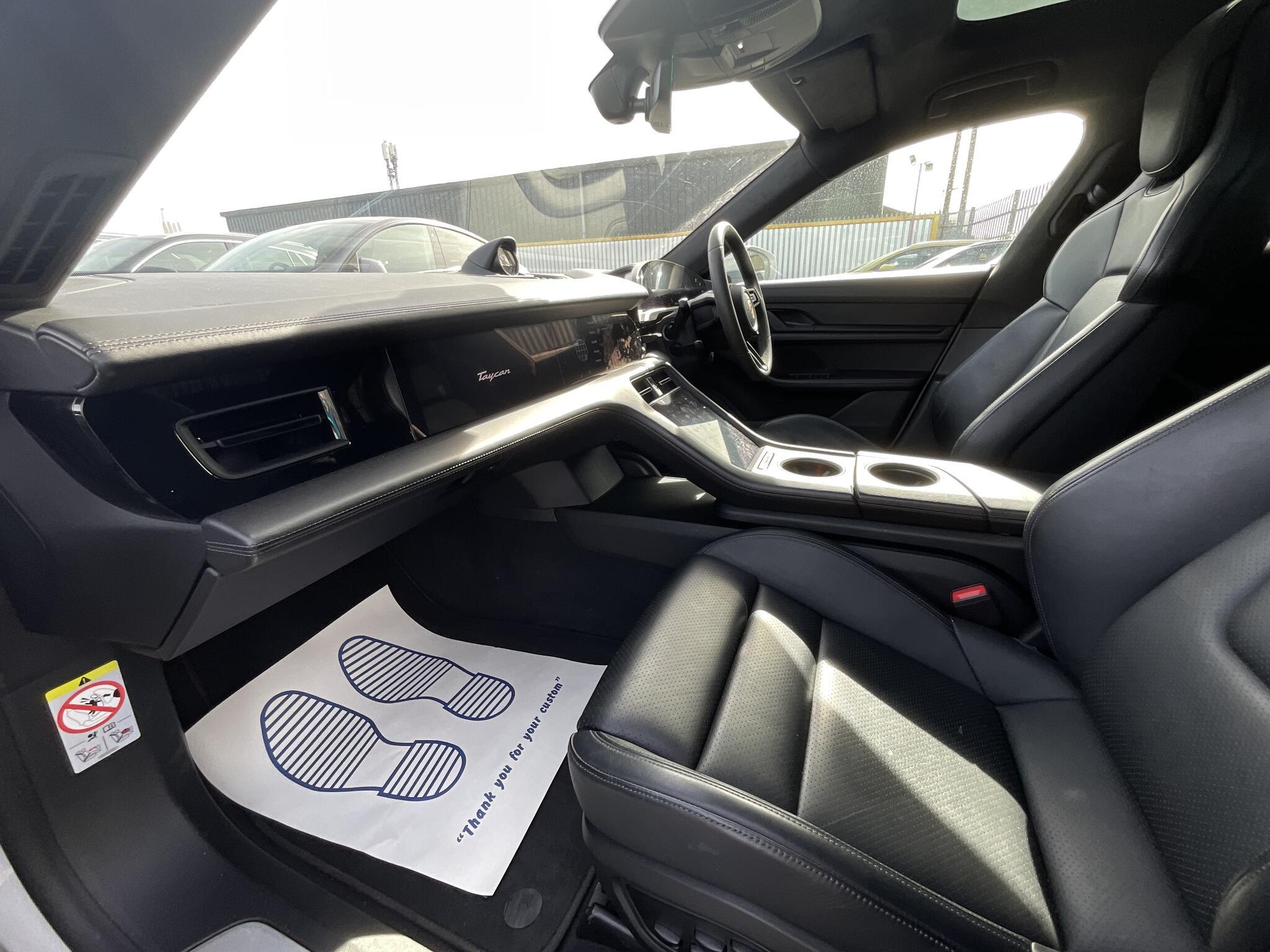 Porsche Taycan - Image 11