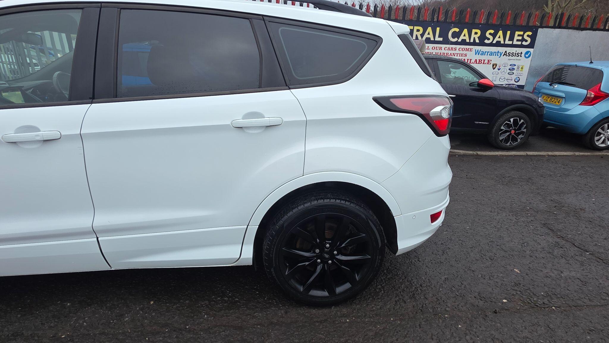 Ford Kuga - Image 19