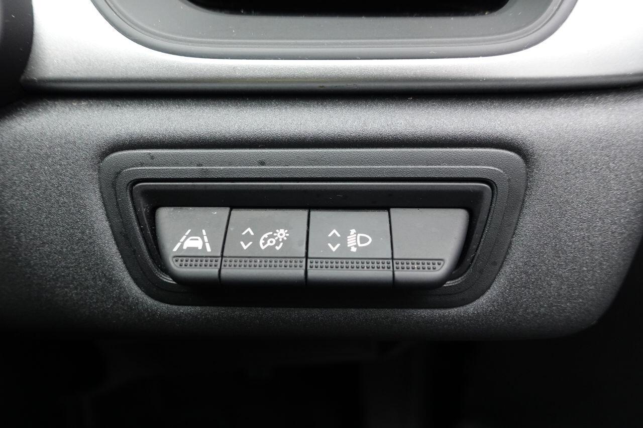 Renault Captur - Image 44