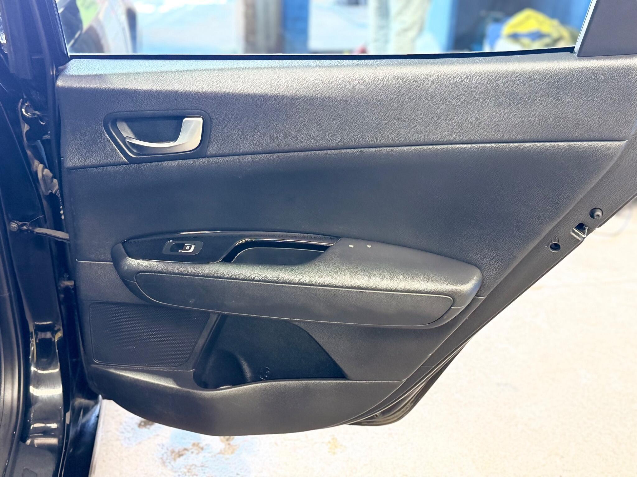 Kia Optima - Image 48