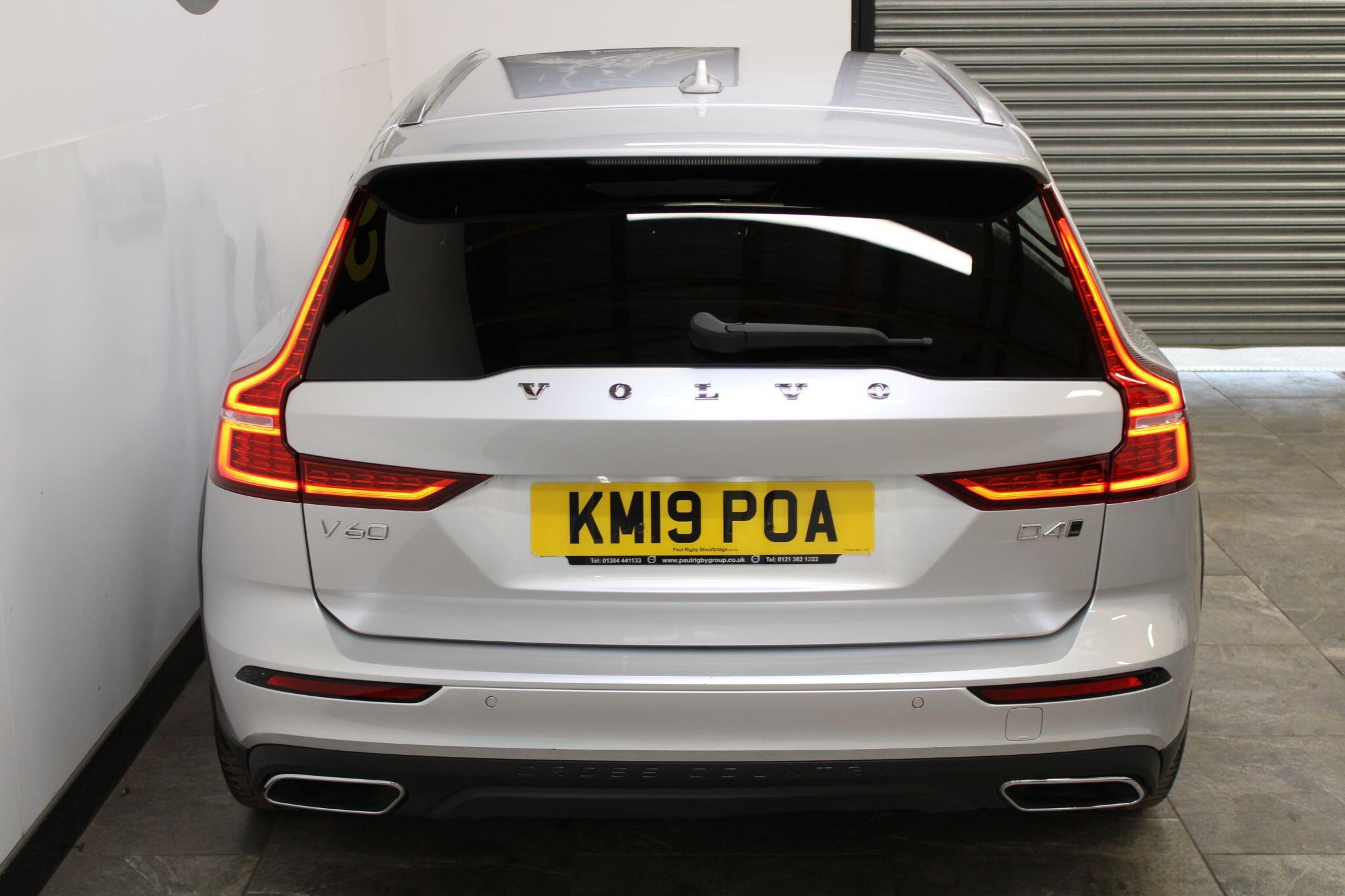 Volvo V60 CROSS COUNTRY - Image 15
