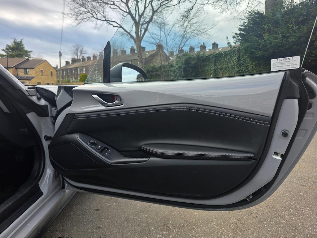 Mazda MX-5 RF - Image 16