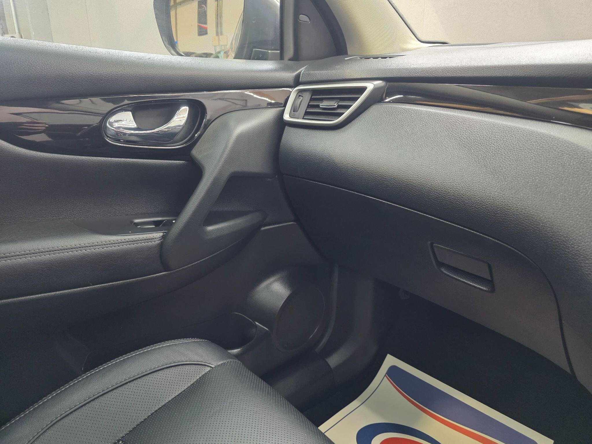 Nissan Qashqai - Image 18