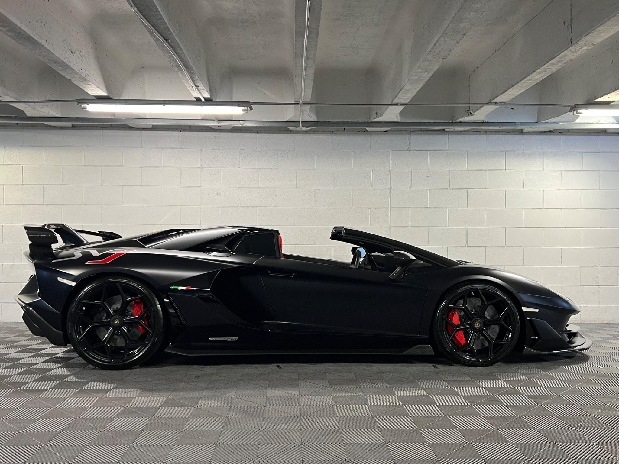 Lamborghini Aventador - Image 6