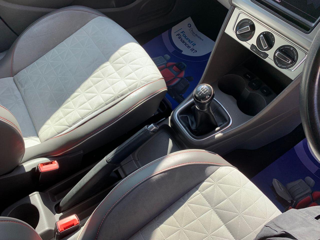 Volkswagen Polo - Image 19