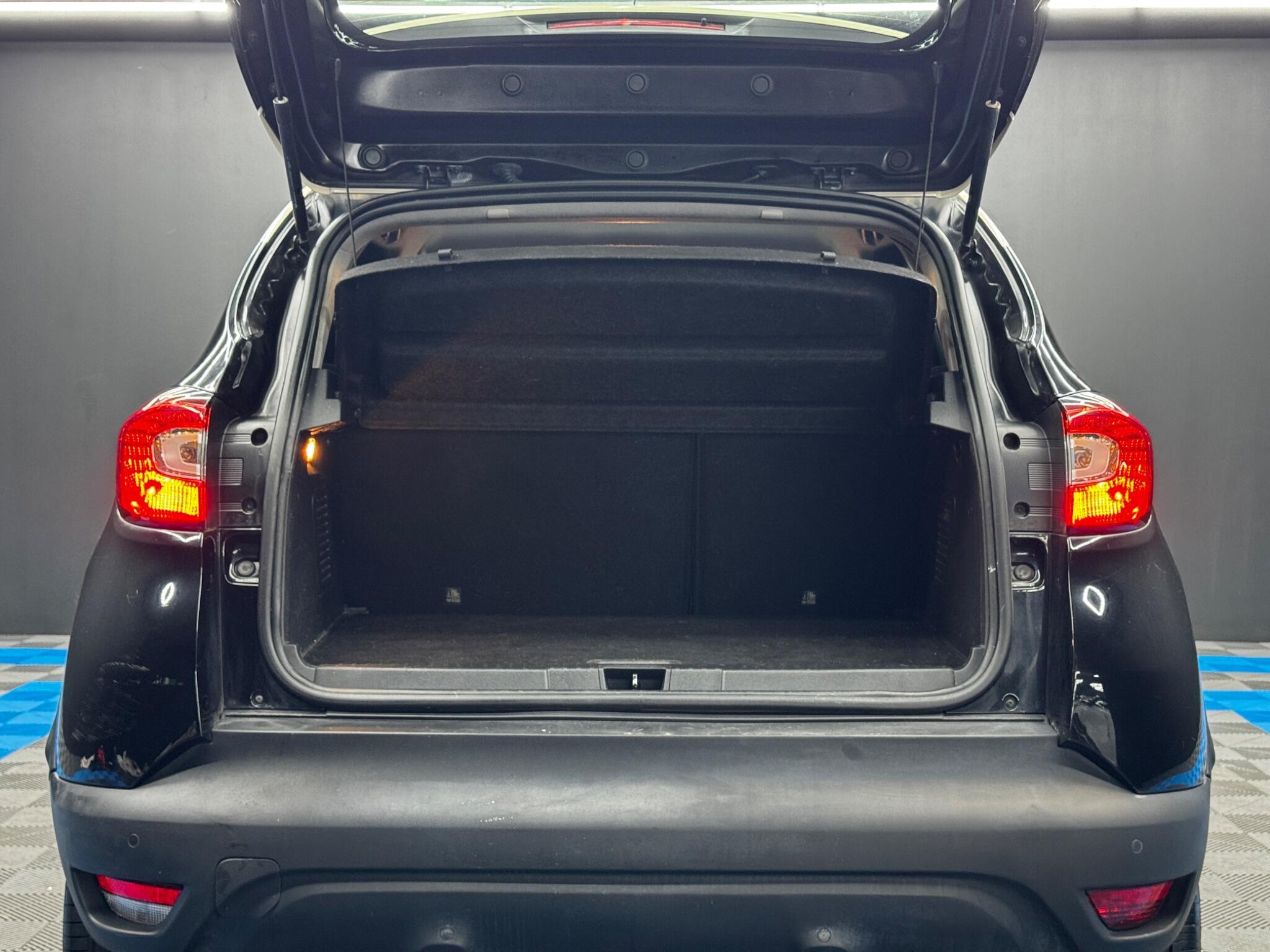 Renault Captur - Image 33