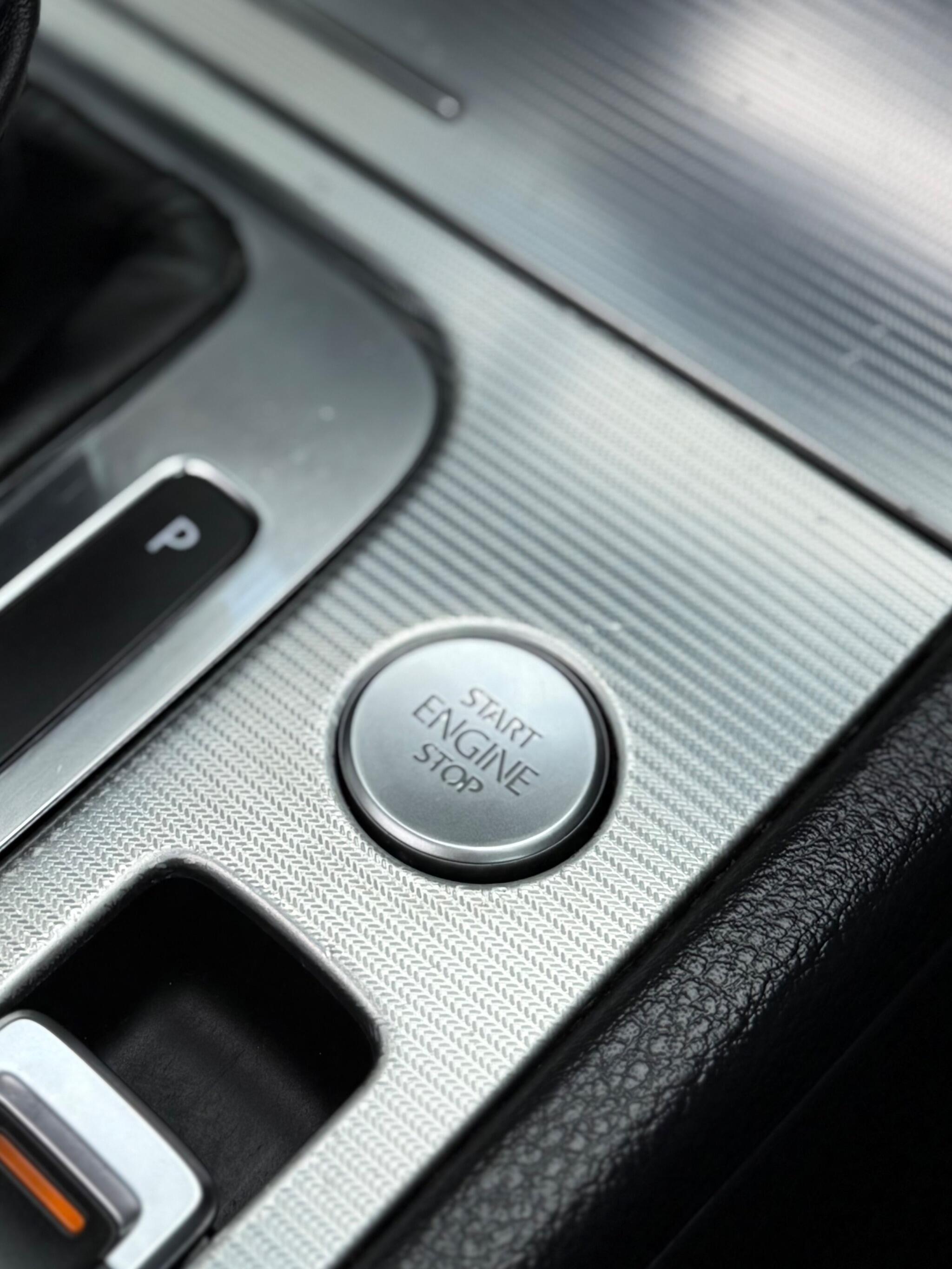 Volkswagen Touareg - Image 44