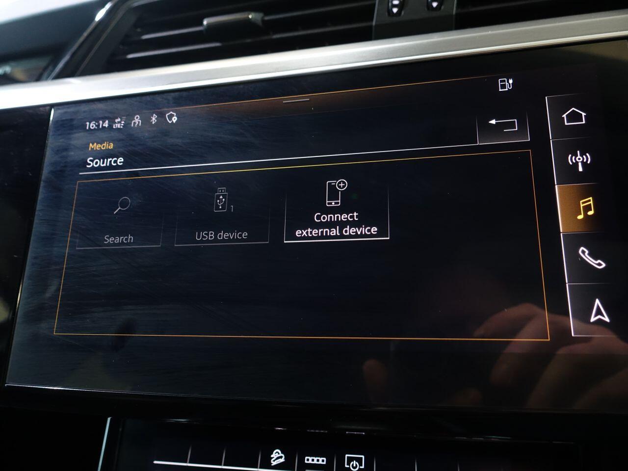 Audi E-Tron - Image 35