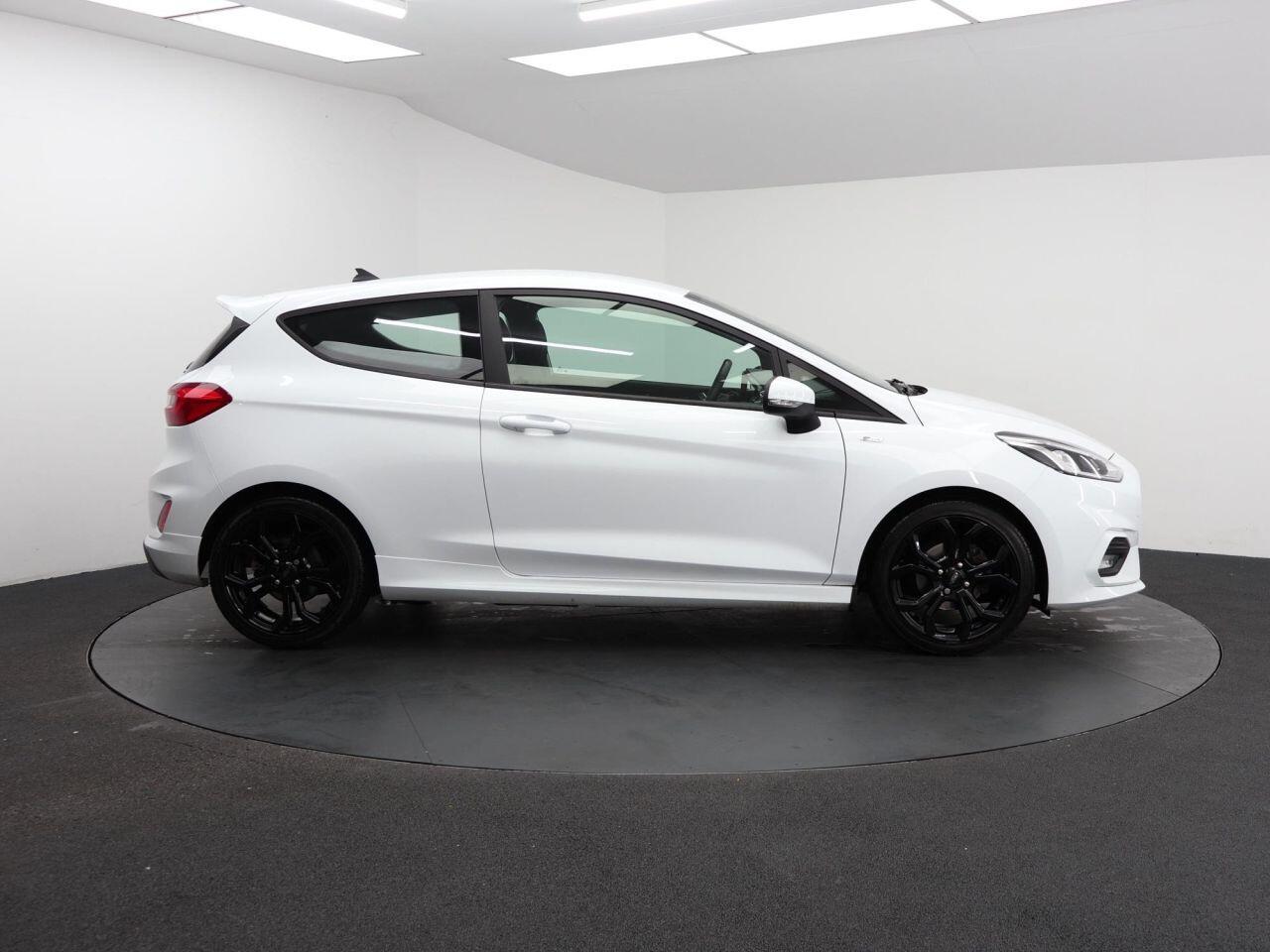 Ford Fiesta - Image 14