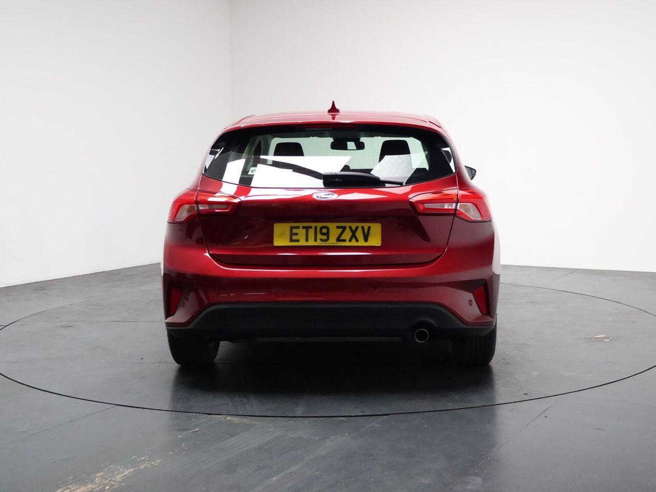 Ford Focus - Image 11