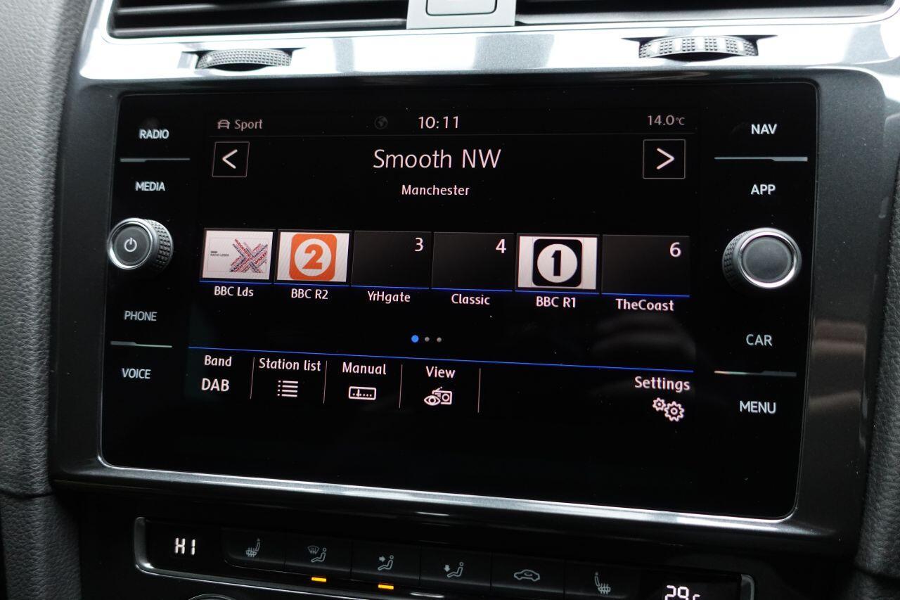 Volkswagen Golf - Image 39