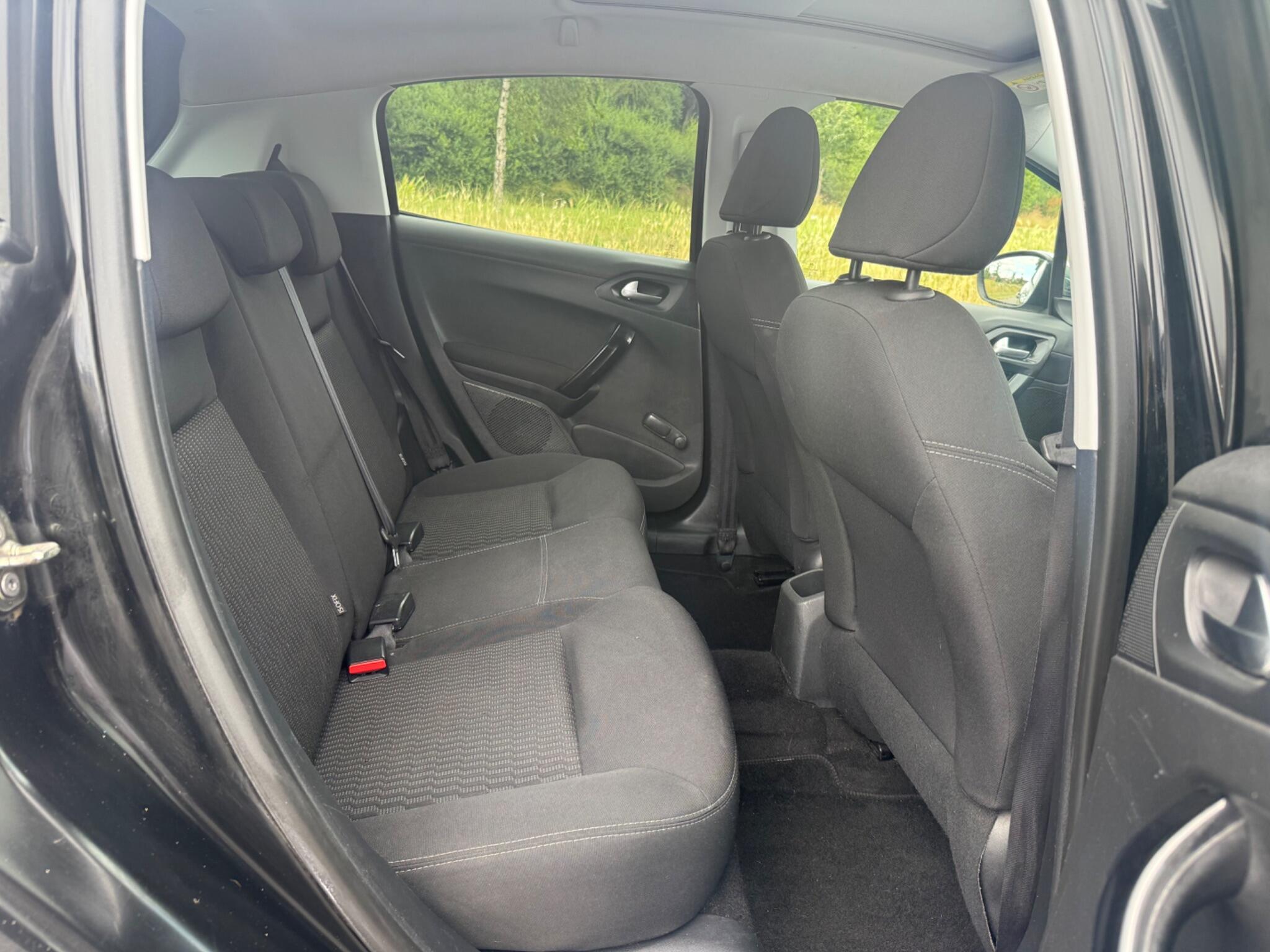 Peugeot 208 - Image 11
