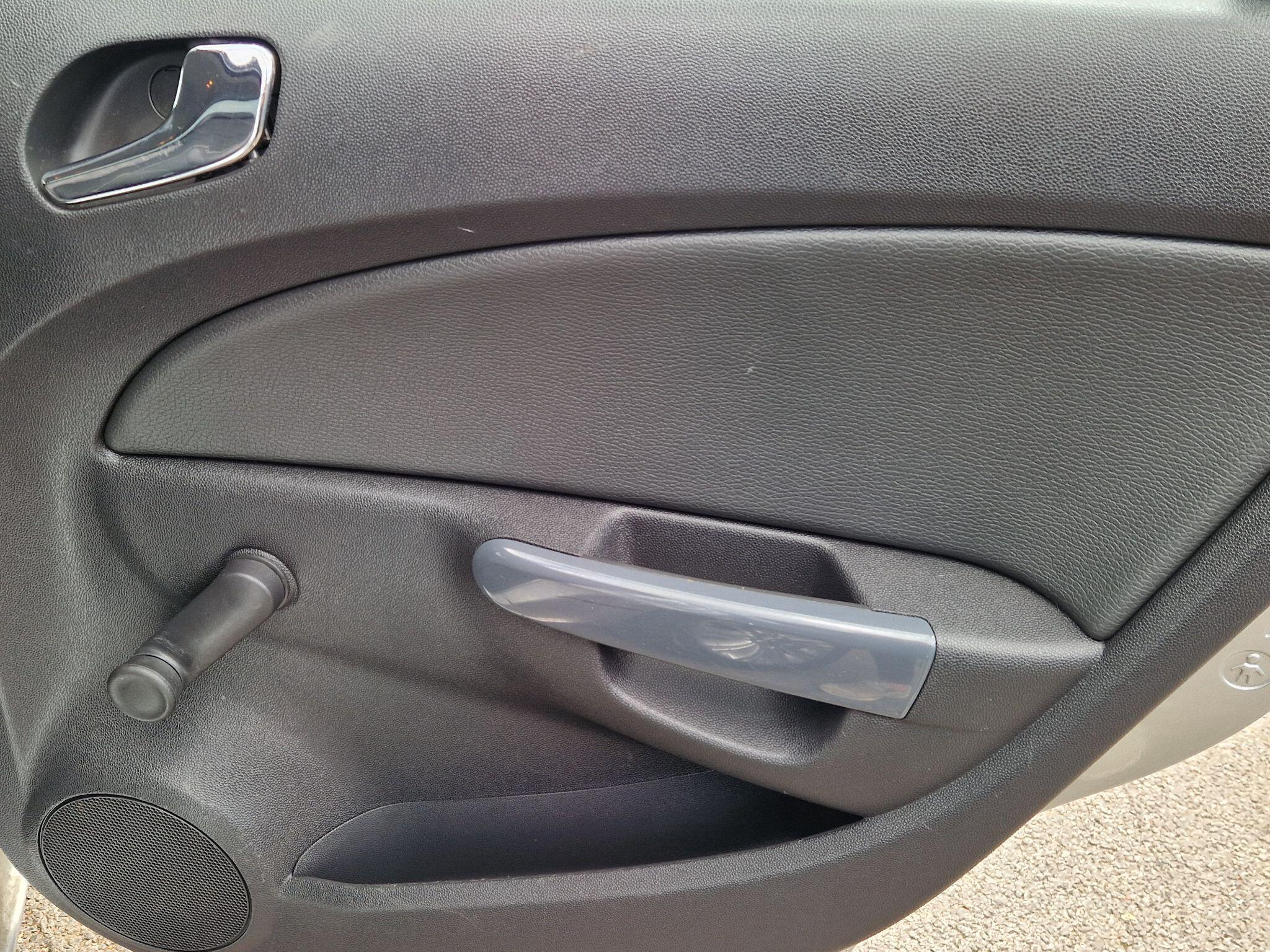 Vauxhall Corsa - Image 34