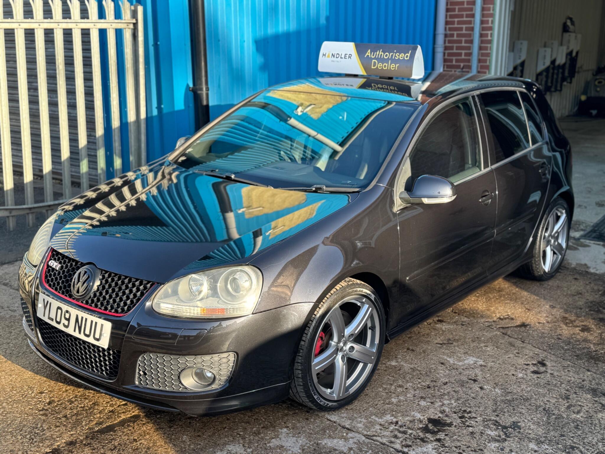 Volkswagen Golf - Image 9